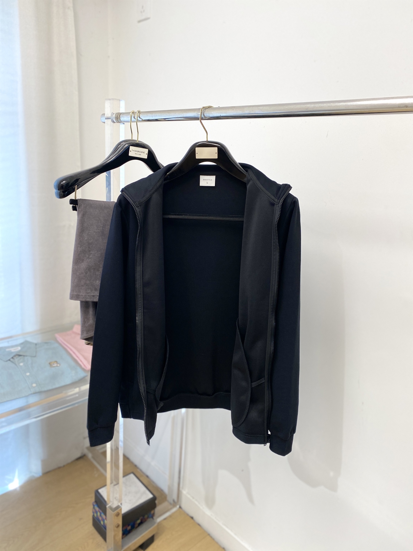 纪梵希、2025新品卫衣外套，帅气时尚，胸前顶级印花图案字母logo，简约百搭款。面料棉 不仅挺括，保持