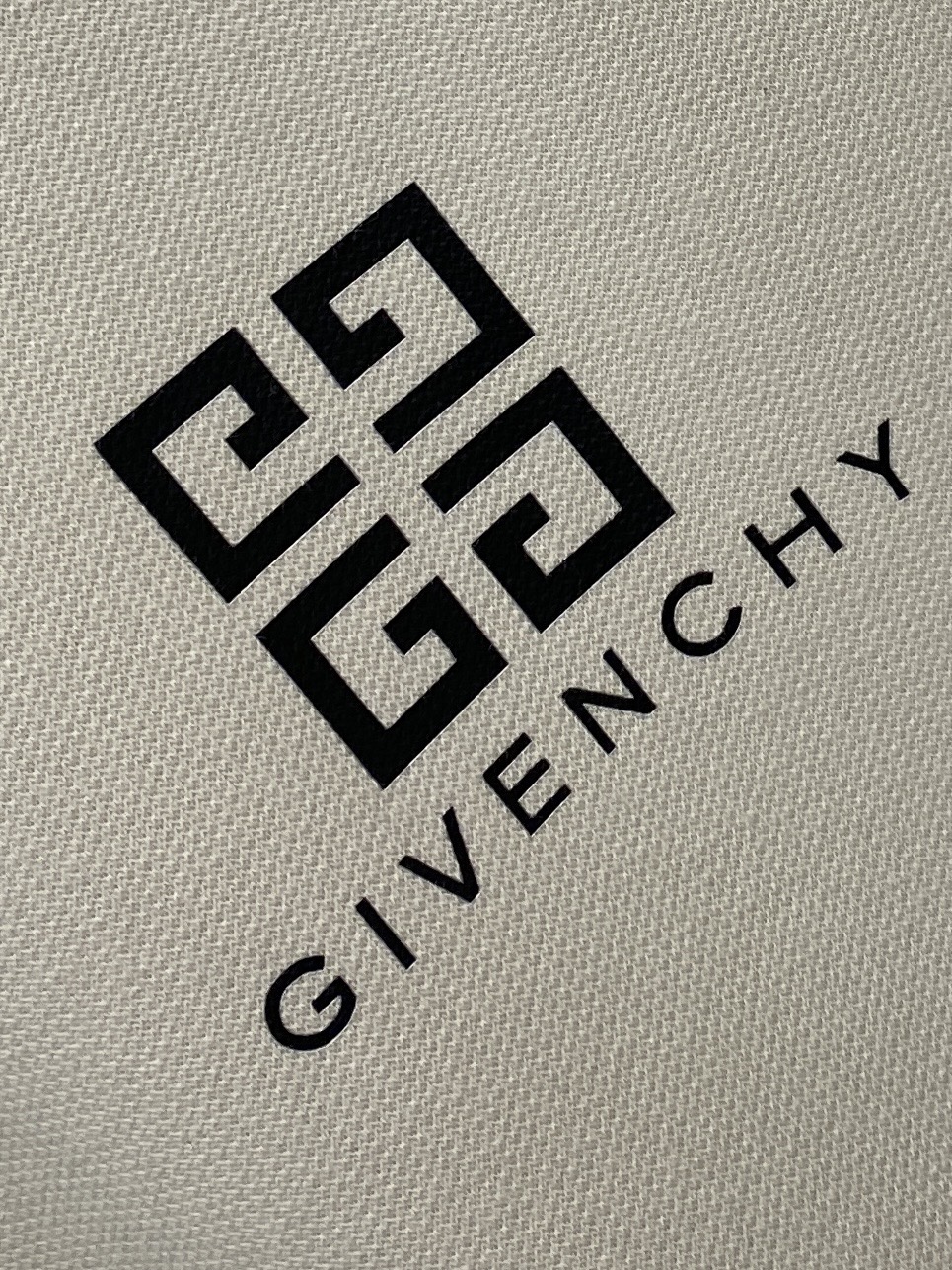 纪梵希、2025新品卫衣外套，帅气时尚，胸前顶级印花图案字母logo，简约百搭款。面料棉 不仅挺括，保持