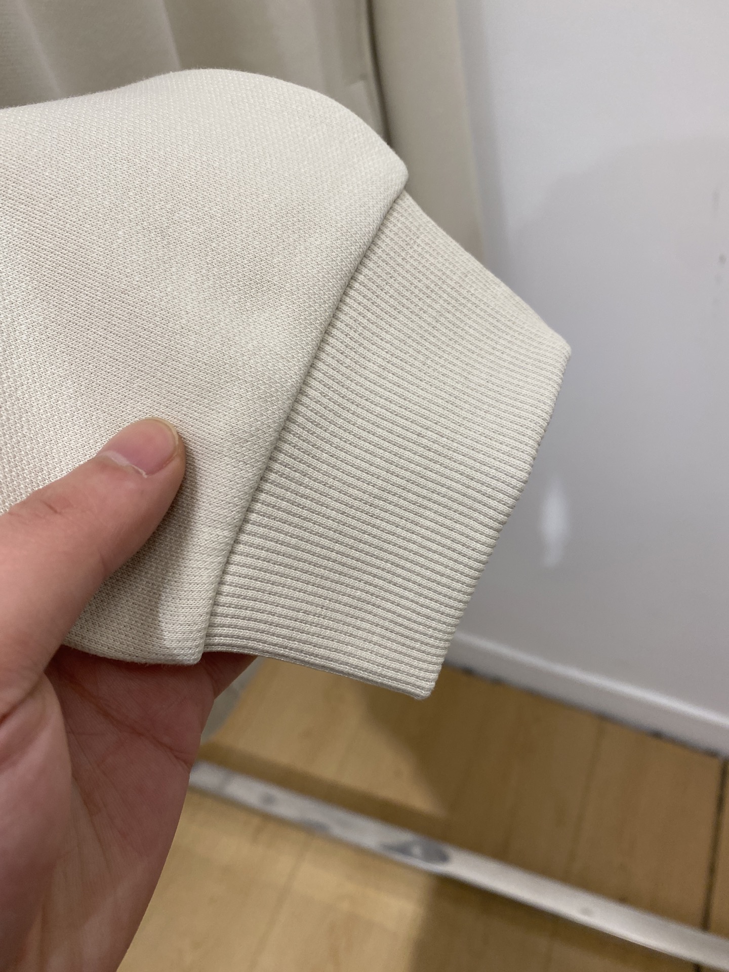 纪梵希、2025新品卫衣外套，帅气时尚，胸前顶级印花图案字母logo，简约百搭款。面料棉 不仅挺括，保持