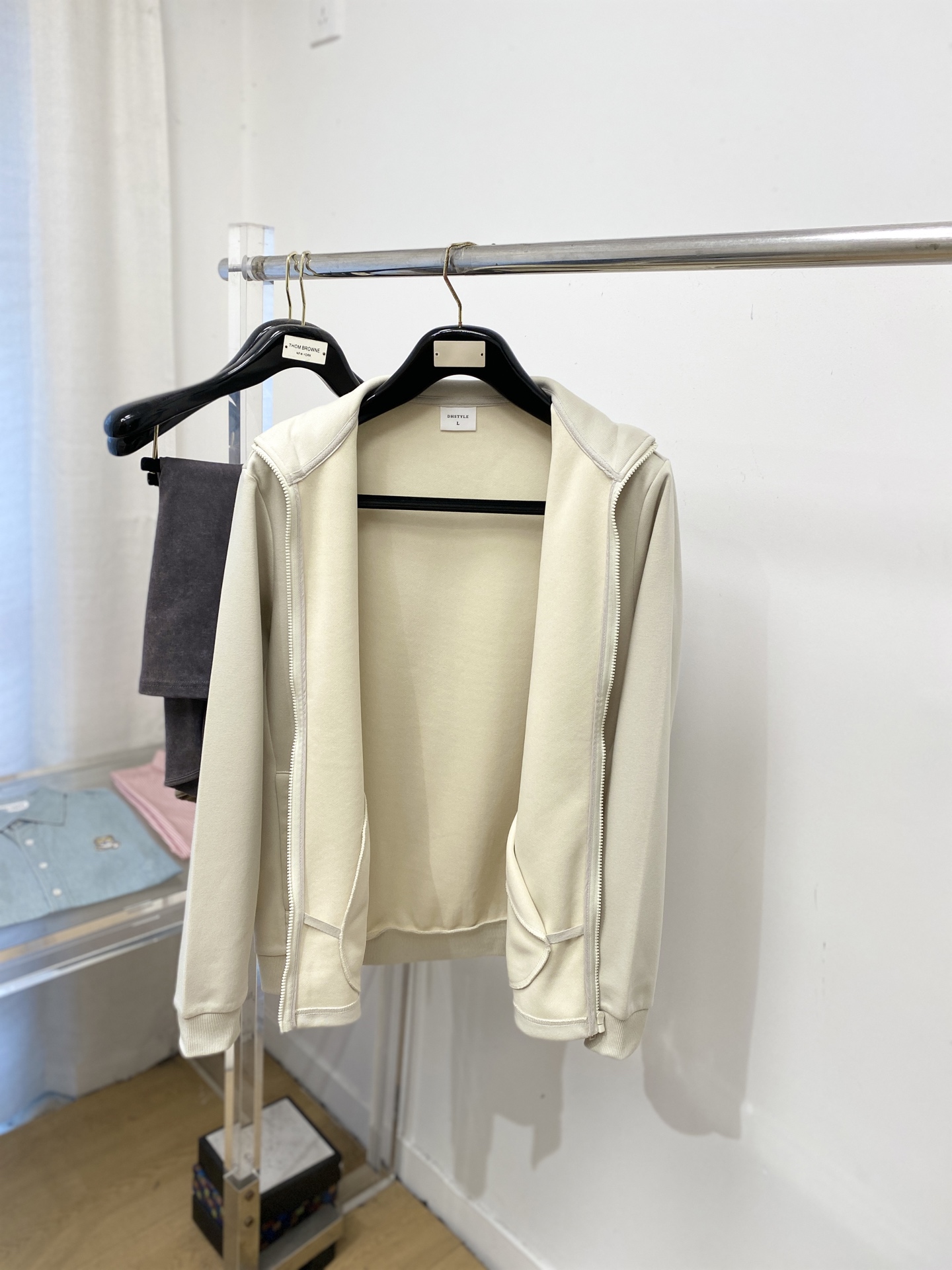 纪梵希、2025新品卫衣外套，帅气时尚，胸前顶级印花图案字母logo，简约百搭款。面料棉 不仅挺括，保持