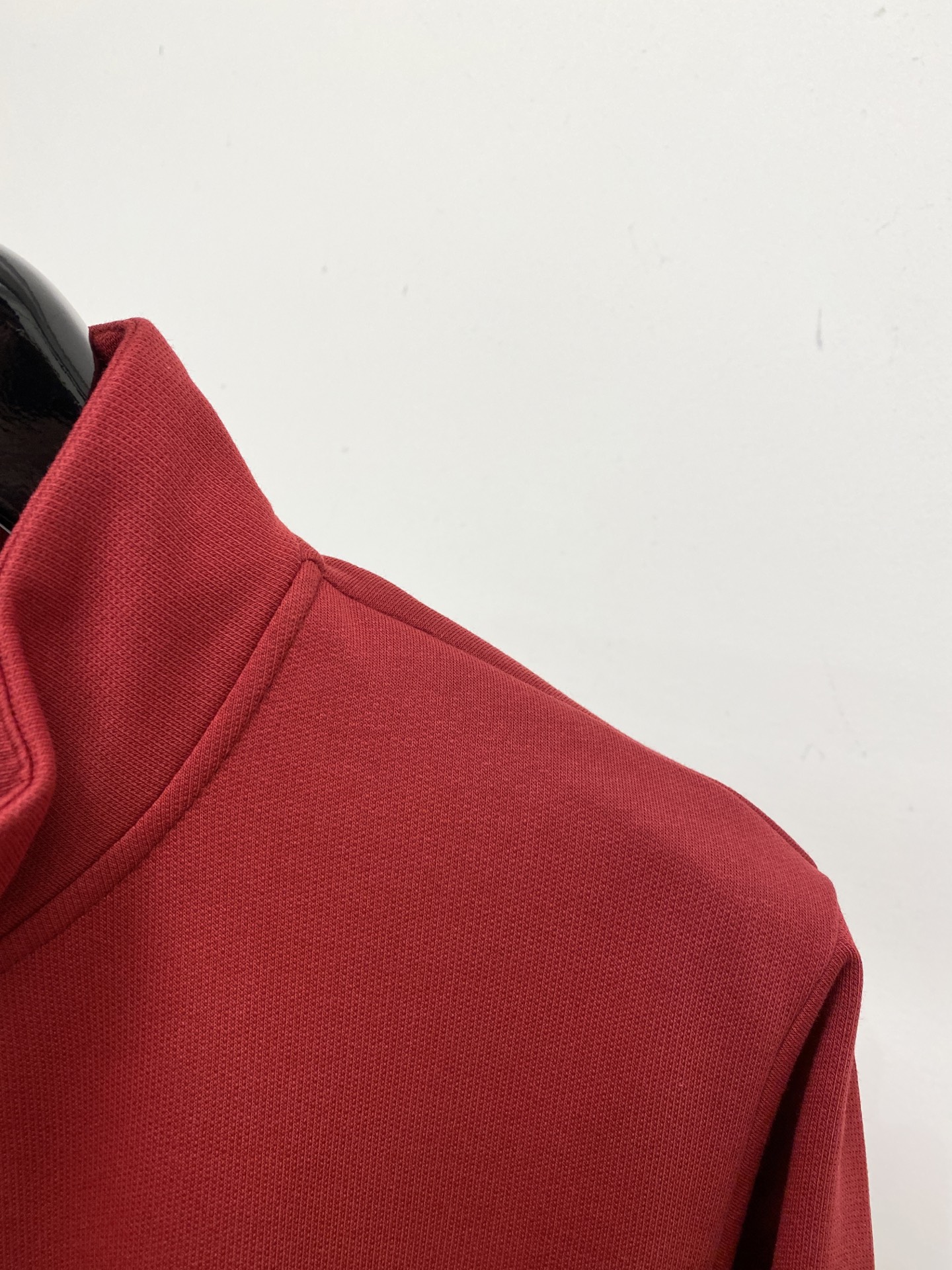 纪梵希、2025新品卫衣外套，帅气时尚，胸前顶级印花图案字母logo，简约百搭款。面料棉 不仅挺括，保持