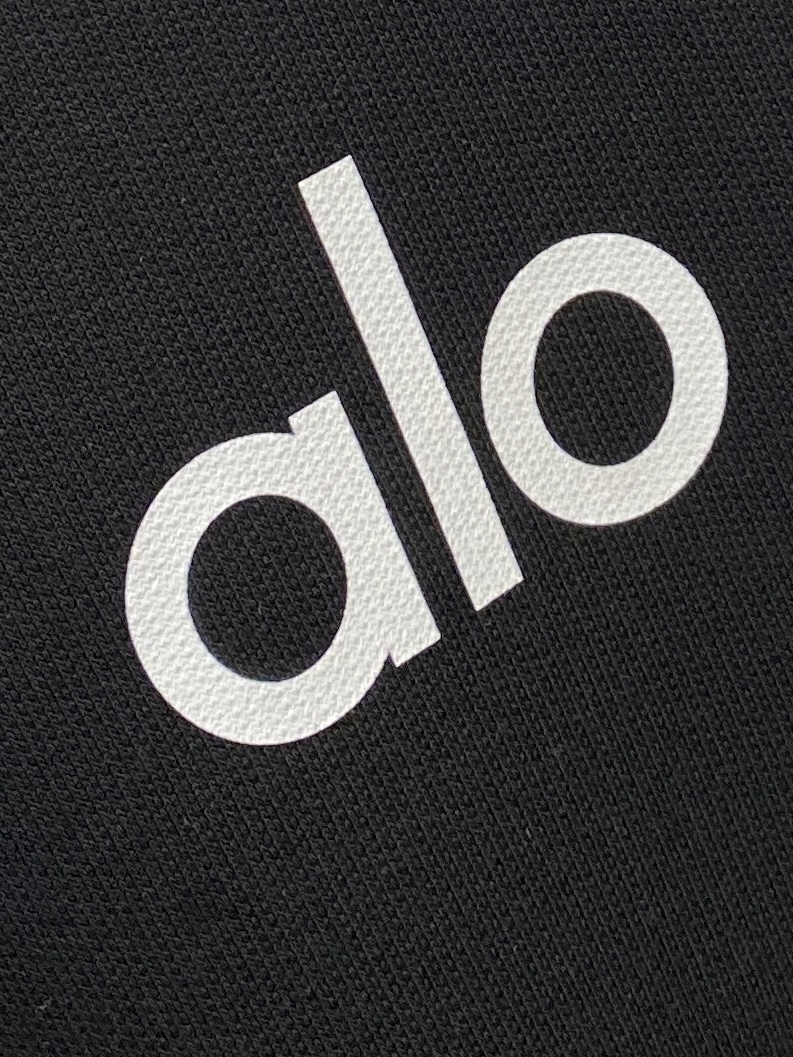 alo、2025新品卫衣外套，帅气时尚，胸前顶级印花字母logo，简约百搭款。面料棉 不仅挺括，保持潮流