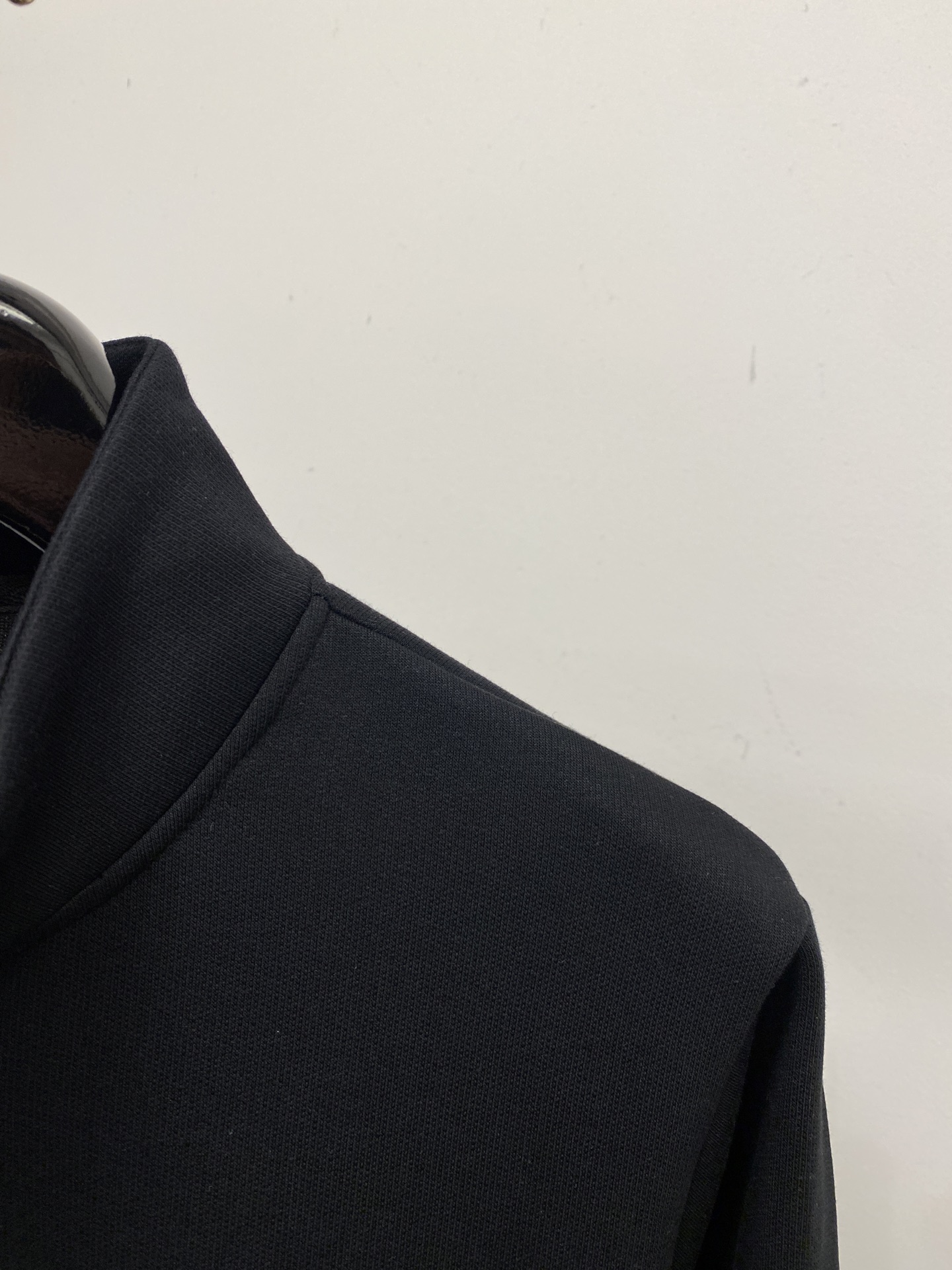 alo、2025新品卫衣外套，帅气时尚，胸前顶级印花字母logo，简约百搭款。面料棉 不仅挺括，保持潮流