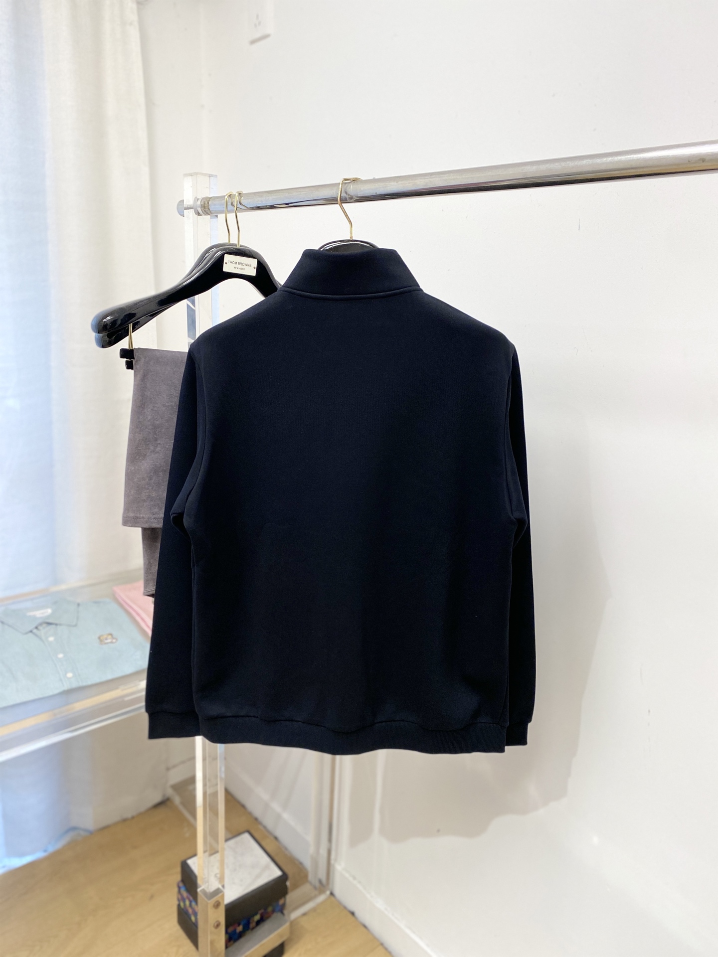 alo、2025新品卫衣外套，帅气时尚，胸前顶级印花字母logo，简约百搭款。面料棉 不仅挺括，保持潮流