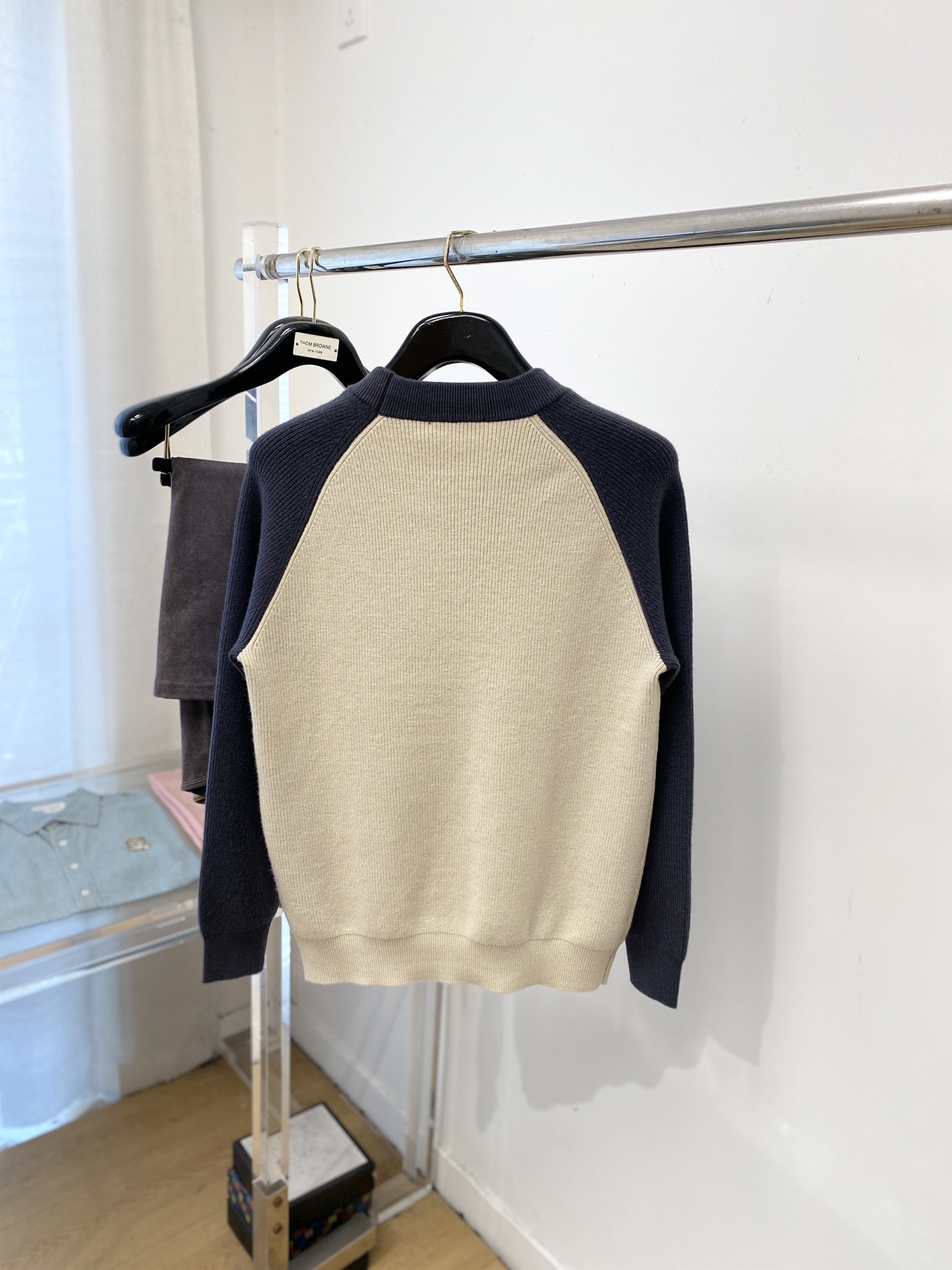 罗意威、2025新品羊毛衣 具有手感细腻柔软，可直接与肌肤接触，让暖心的纱线变化出细腻的质感，顶级工艺极