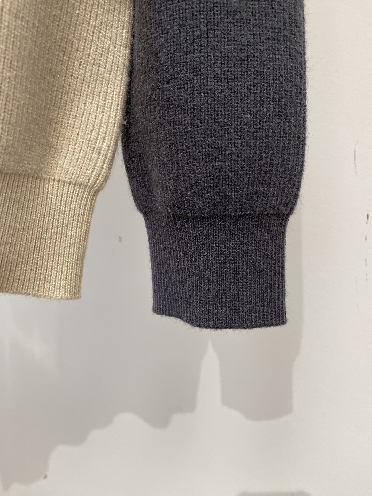 罗意威、2025新品羊毛衣 具有手感细腻柔软，可直接与肌肤接触，让暖心的纱线变化出细腻的质感，顶级工艺极