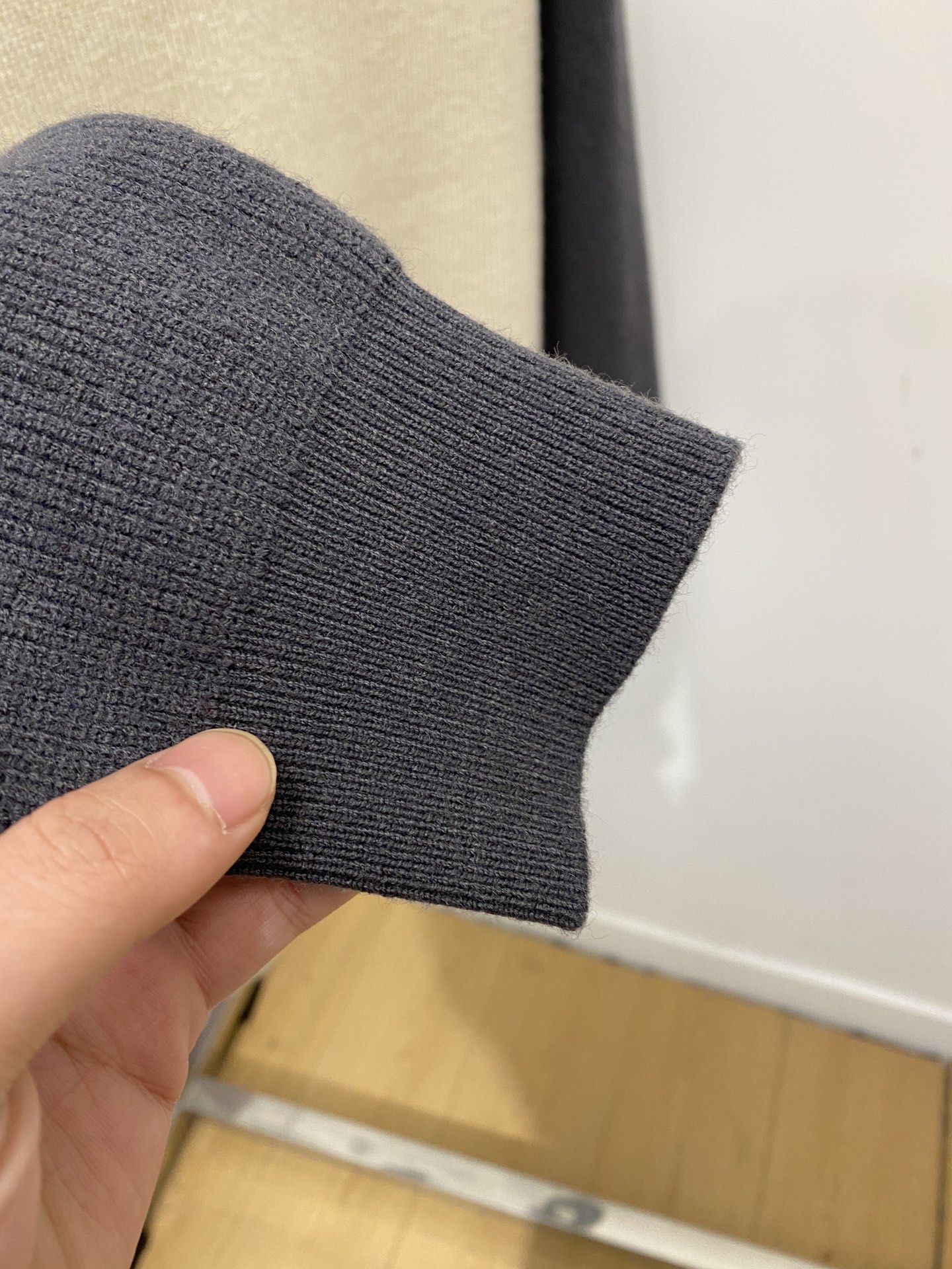 罗意威、2025新品羊毛衣 具有手感细腻柔软，可直接与肌肤接触，让暖心的纱线变化出细腻的质感，顶级工艺极