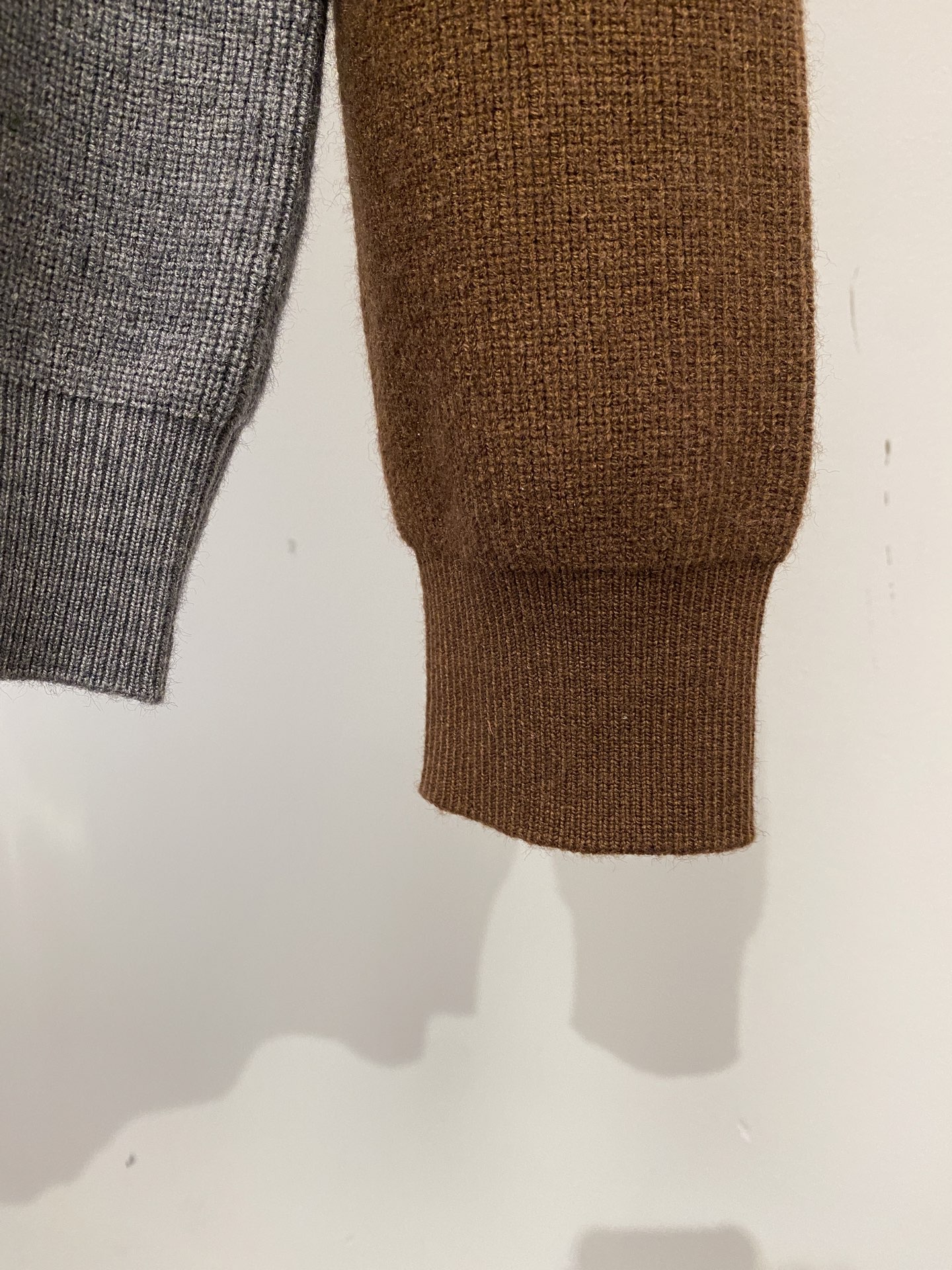 罗意威、2025新品羊毛衣 具有手感细腻柔软，可直接与肌肤接触，让暖心的纱线变化出细腻的质感，顶级工艺极