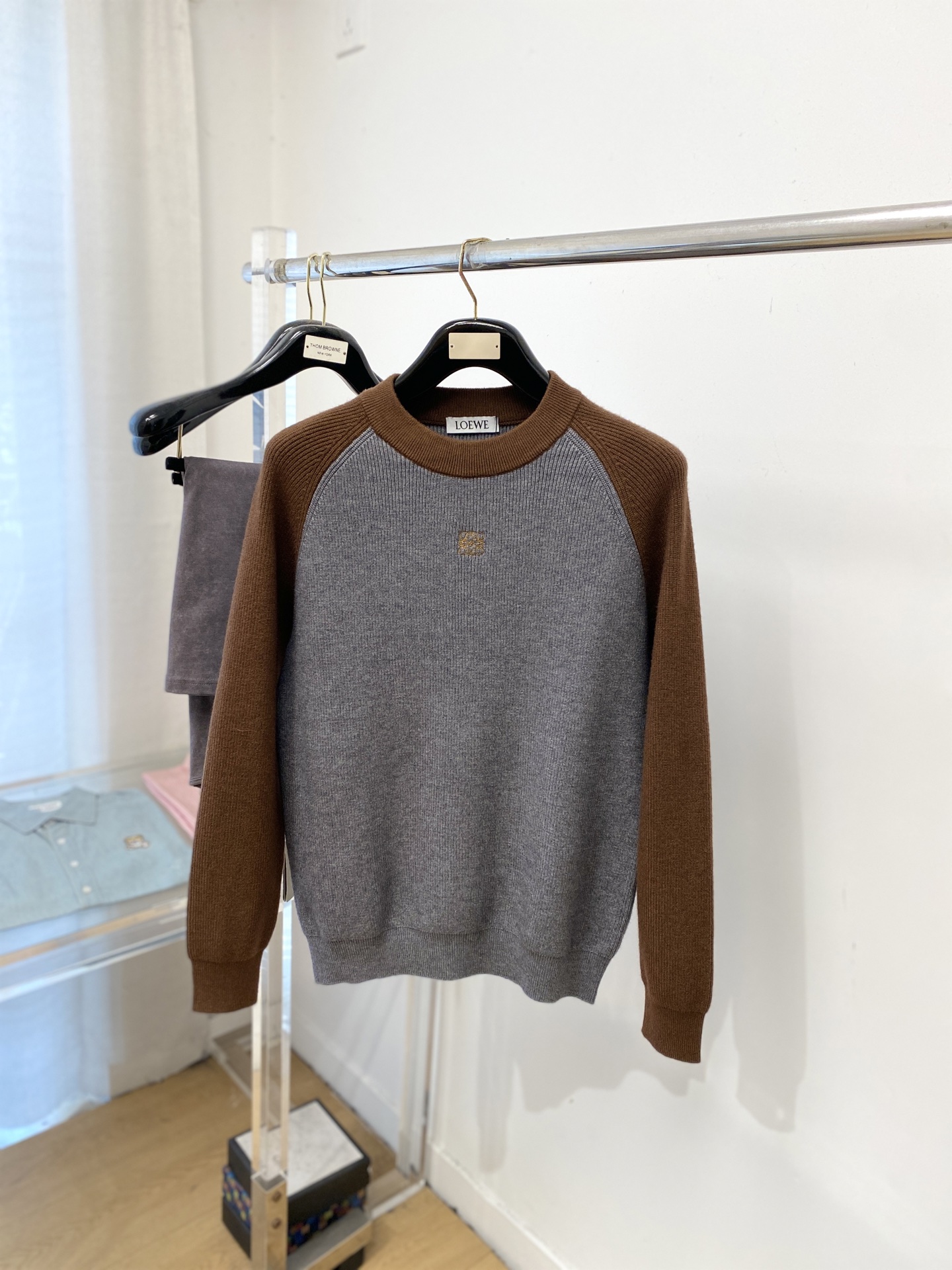 罗意威、2025新品羊毛衣 具有手感细腻柔软，可直接与肌肤接触，让暖心的纱线变化出细腻的质感，顶级工艺极