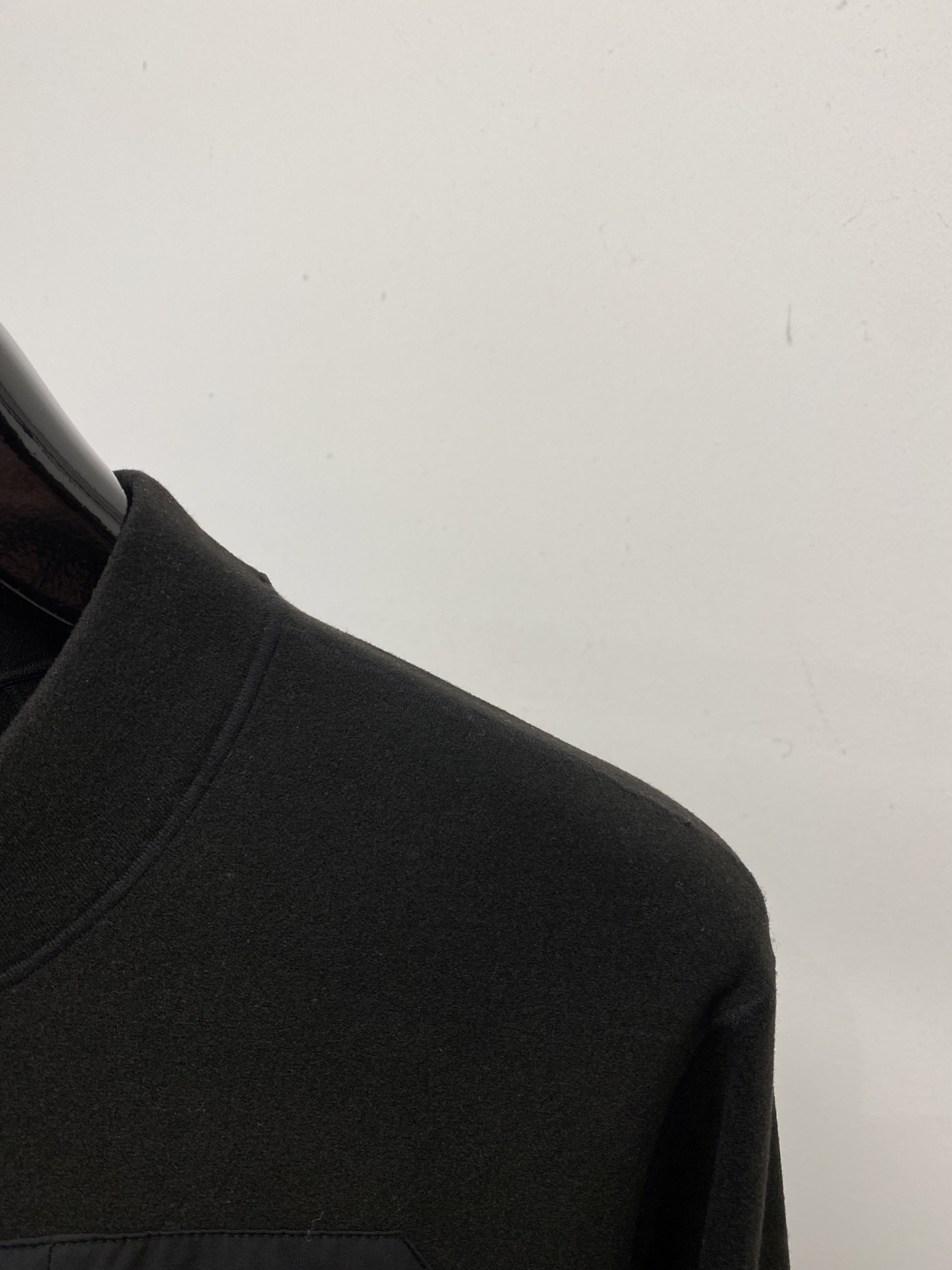 始祖鸟、2025新品长袖卫衣，帅气时尚，胸前顶级印胶字母图案logo，简约百搭款。面料棉 不仅挺括，保持