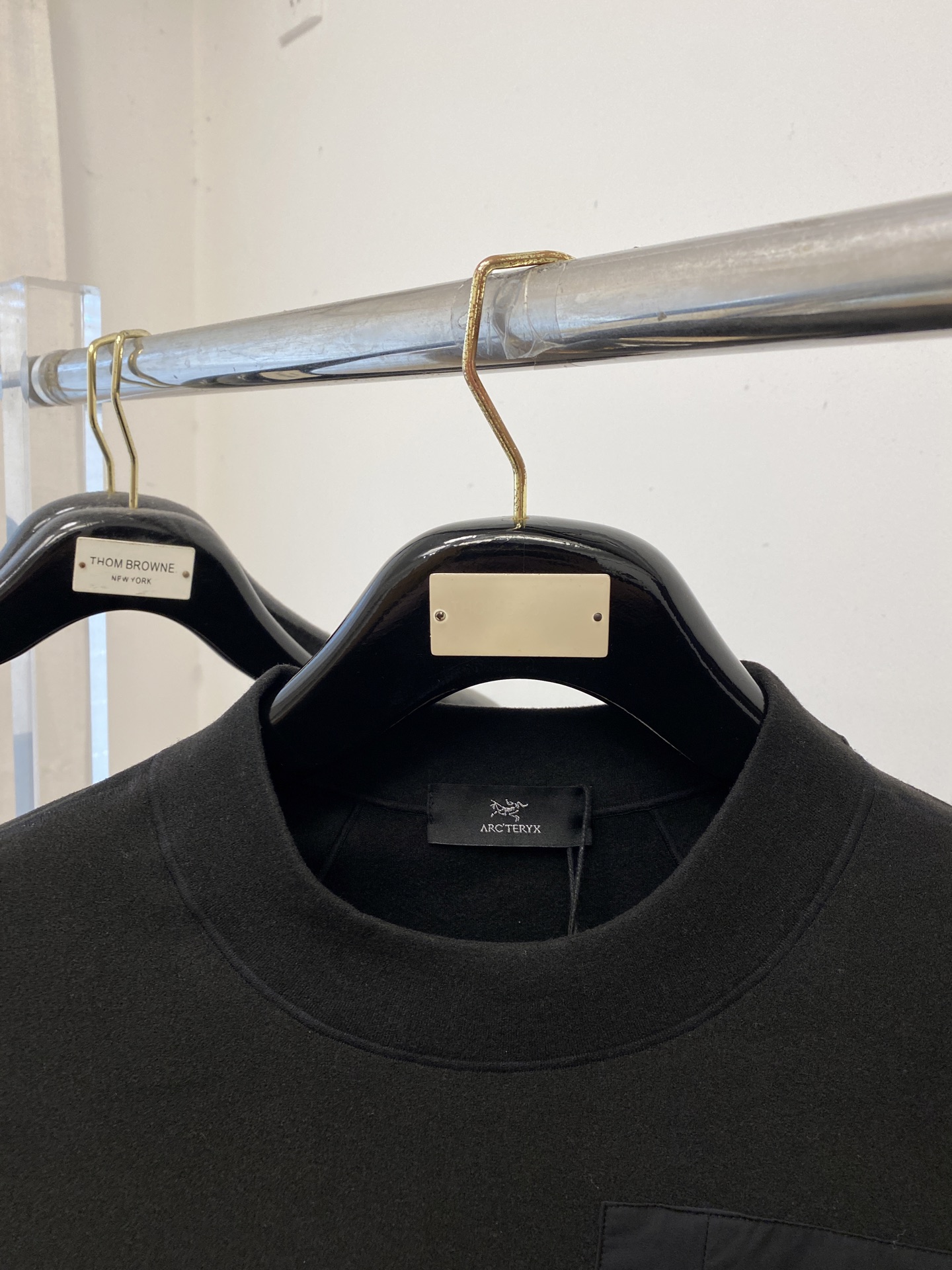 始祖鸟、2025新品长袖卫衣，帅气时尚，胸前顶级印胶字母图案logo，简约百搭款。面料棉 不仅挺括，保持