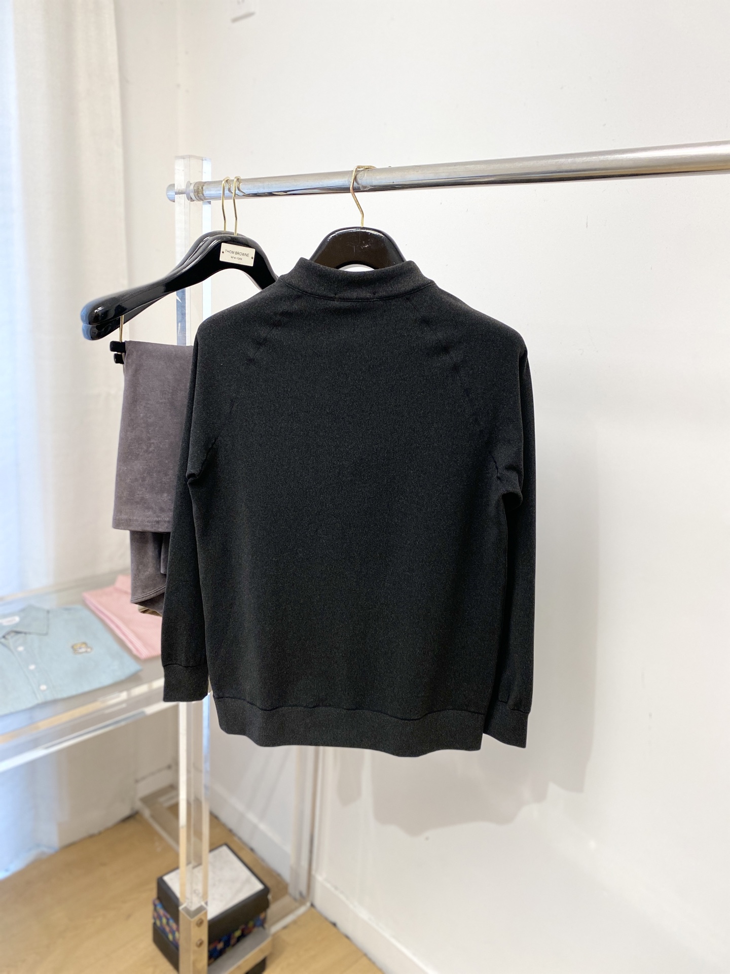 Brunello Cucinelli、2025新品长袖卫衣，帅气时尚，胸前精致刺绣图案logo，简约百搭