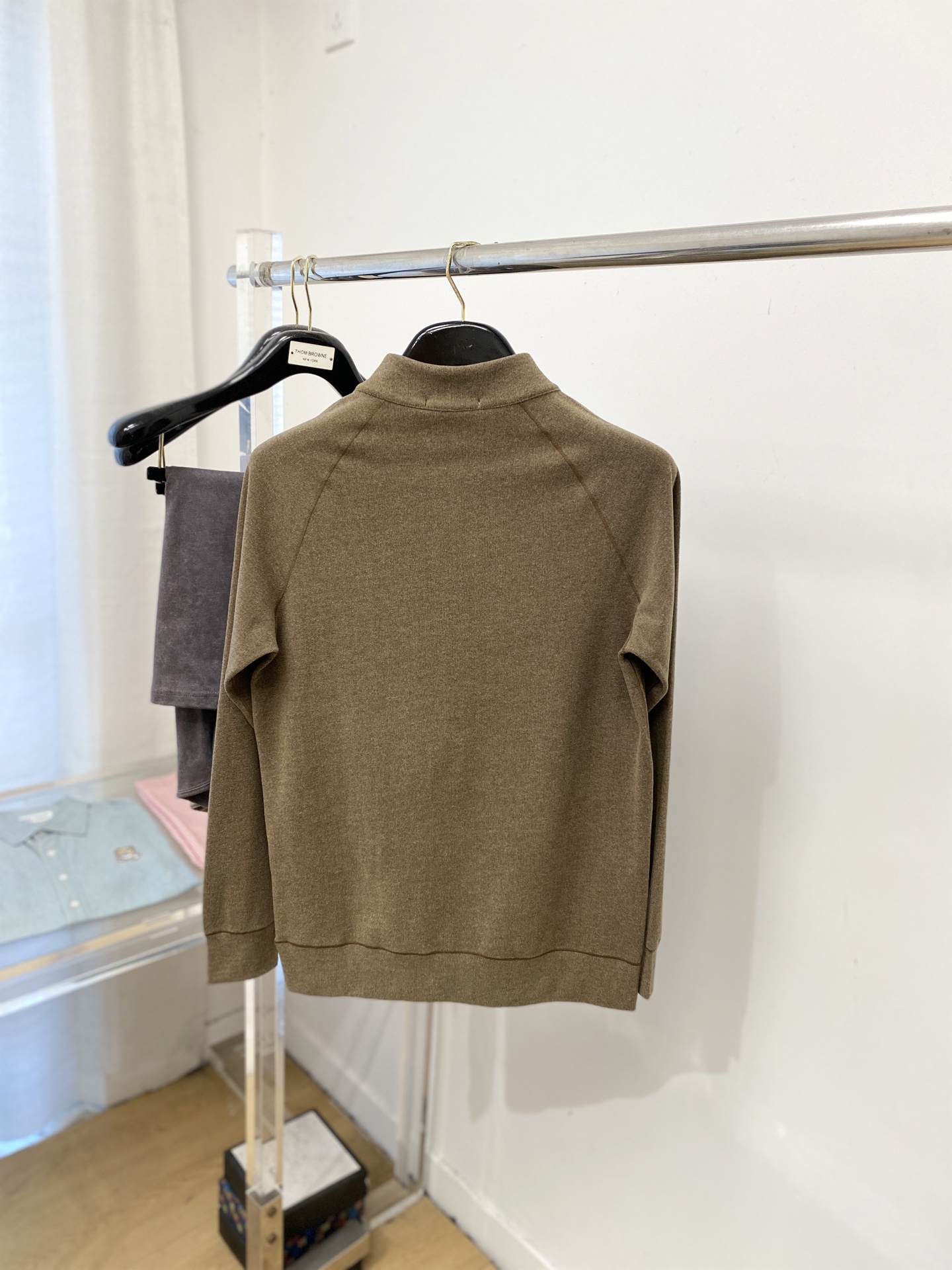 Brunello Cucinelli、2025新品长袖卫衣，帅气时尚，胸前精致刺绣图案logo，简约百搭