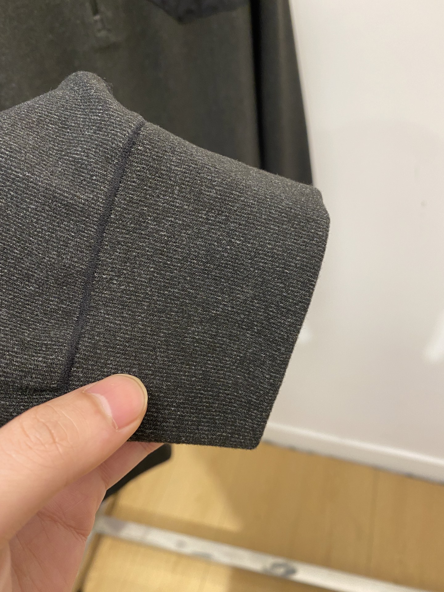 ￼lp🆕、2025新品长袖卫衣，帅气时尚，胸前顶级印胶字母图案logo，简约百搭款。面料棉 不仅挺括，保