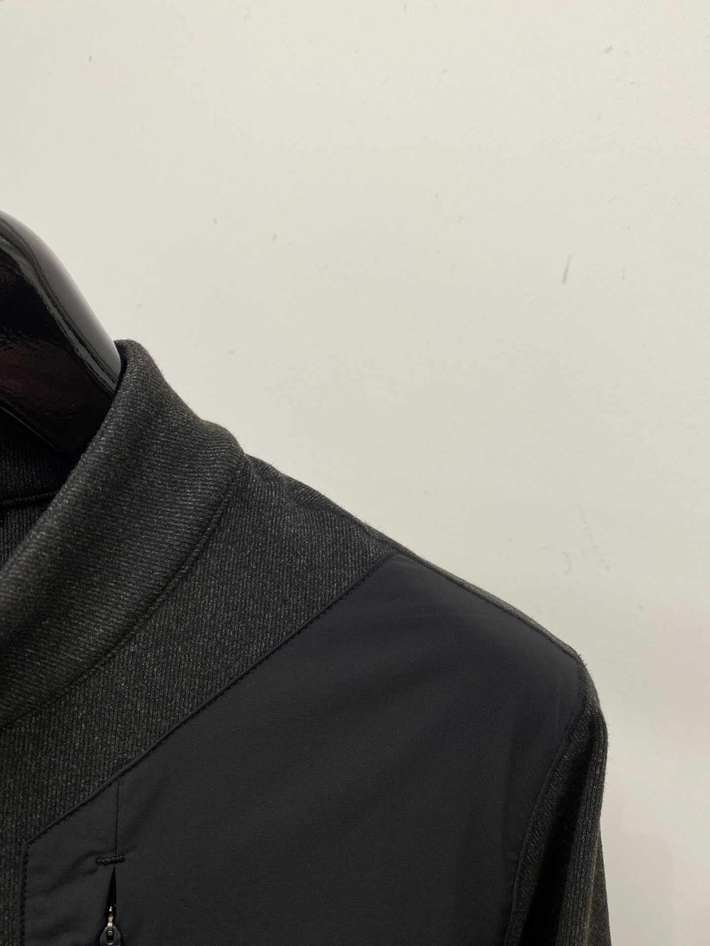 ￼lp🆕、2025新品长袖卫衣，帅气时尚，胸前顶级印胶字母图案logo，简约百搭款。面料棉 不仅挺括，保