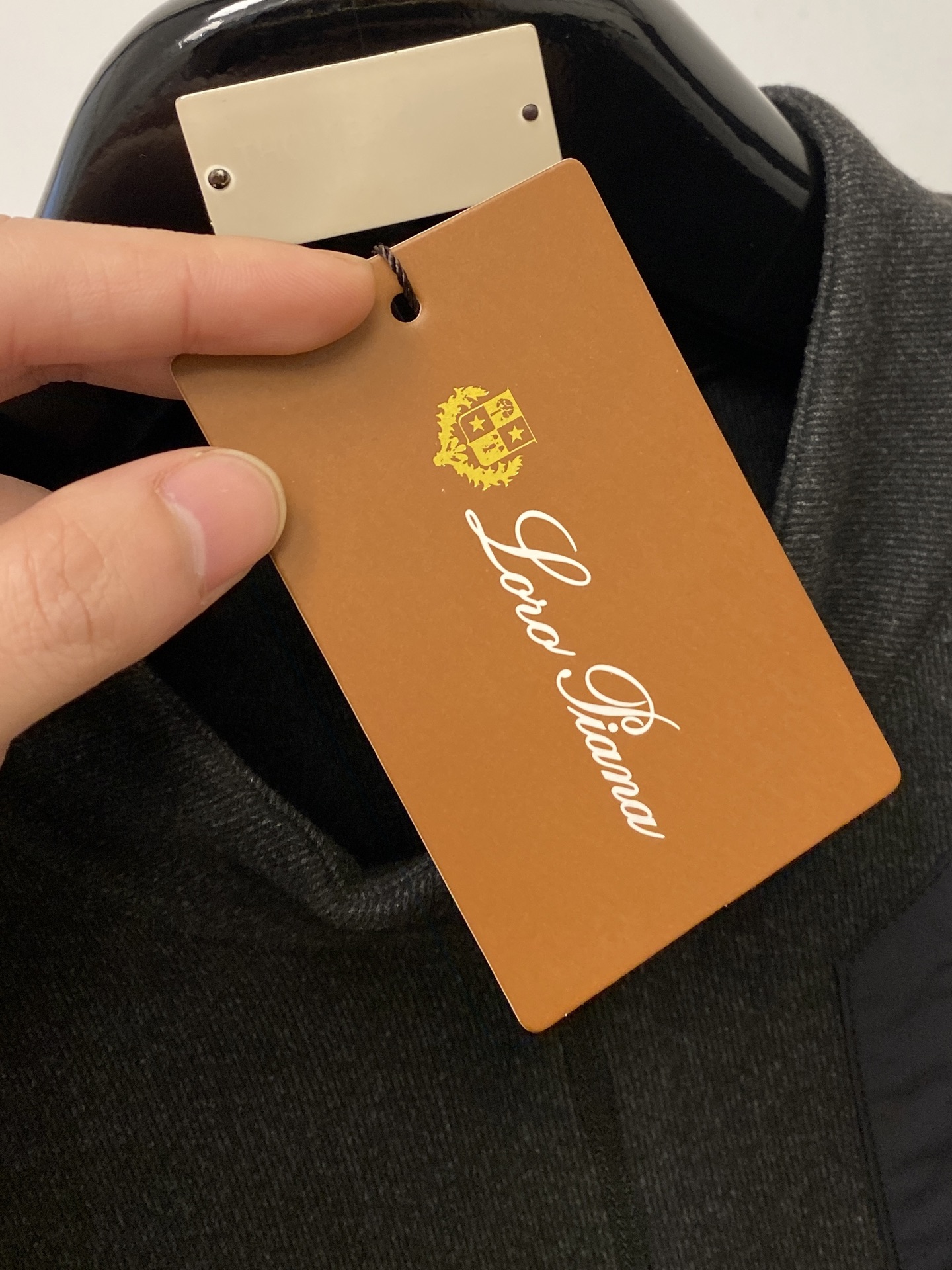 ￼lp🆕、2025新品长袖卫衣，帅气时尚，胸前顶级印胶字母图案logo，简约百搭款。面料棉 不仅挺括，保