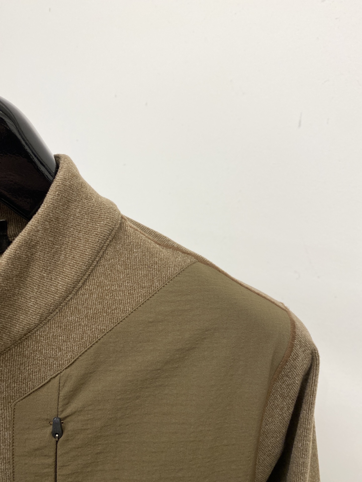 lp🆕、2025新品长袖卫衣，帅气时尚，胸前顶级印胶字母图案logo，简约百搭款。面料棉 不仅挺括，保持