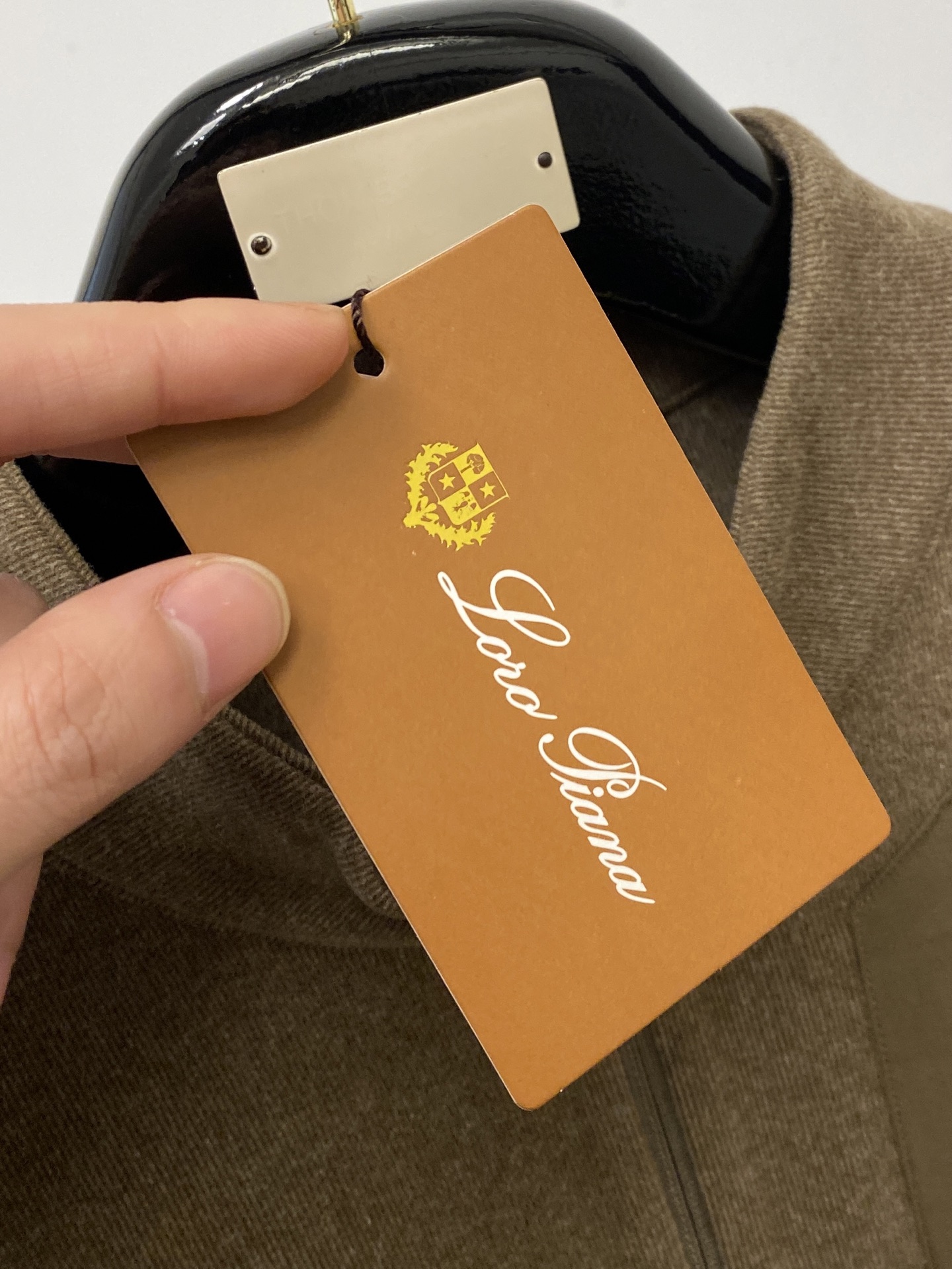 lp🆕、2025新品长袖卫衣，帅气时尚，胸前顶级印胶字母图案logo，简约百搭款。面料棉 不仅挺括，保持