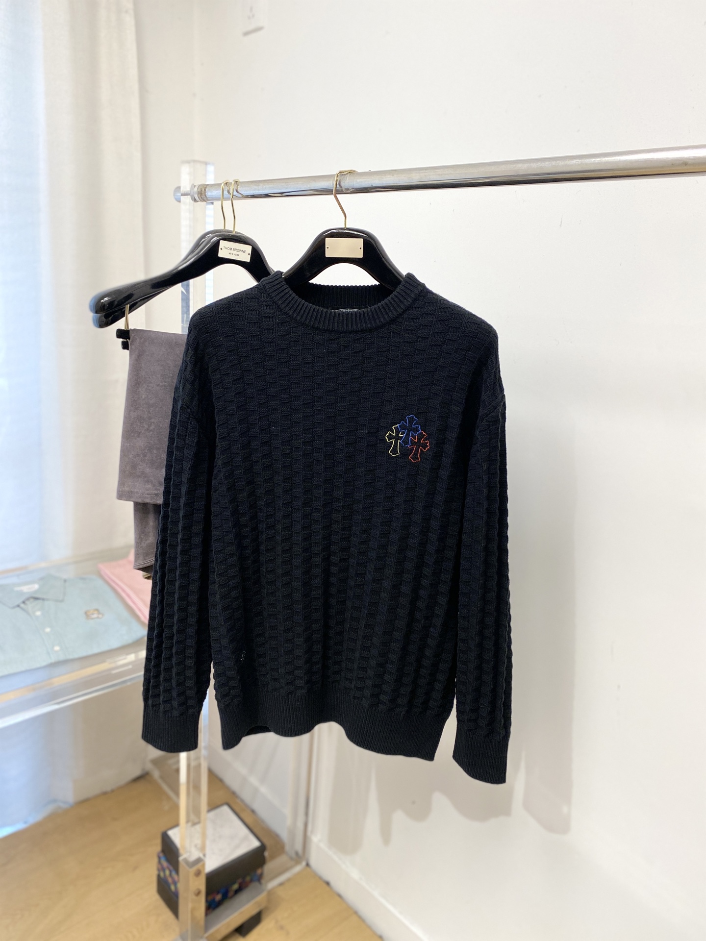 克罗心、2025新品羊毛衣 具有手感细腻柔软，可直接与肌肤接触，让暖心的纱线变化出细腻的质感，顶级工艺极