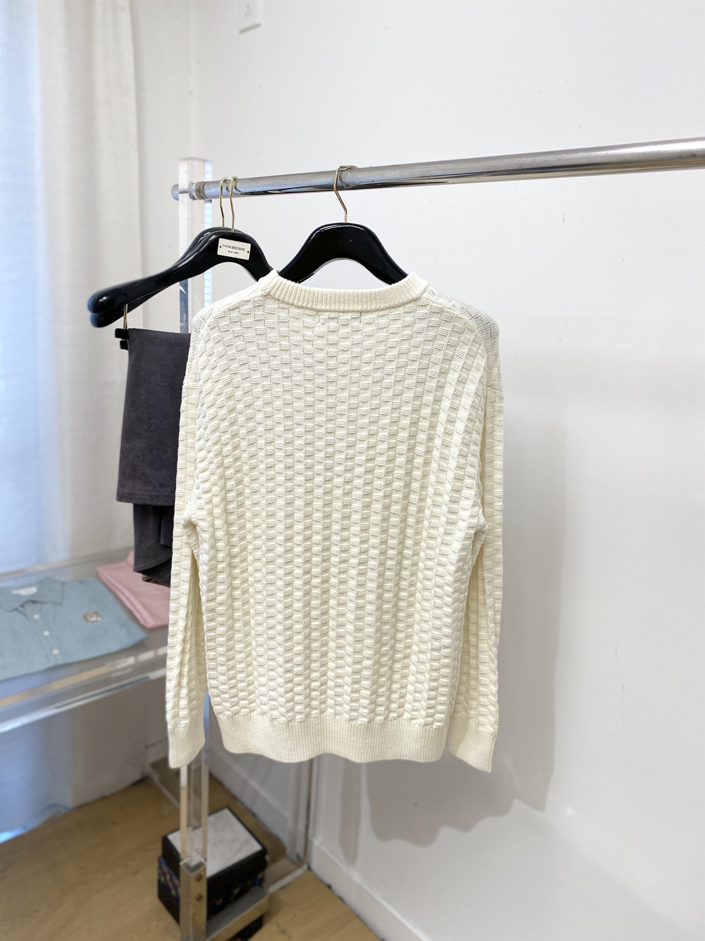 克罗心、2025新品羊毛衣 具有手感细腻柔软，可直接与肌肤接触，让暖心的纱线变化出细腻的质感，顶级工艺极