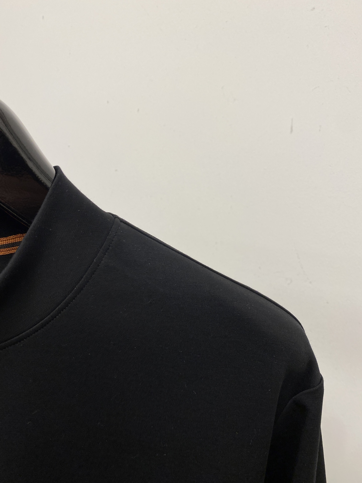 杰尼亚、2025新品长袖卫衣，帅气时尚，胸前顶级印胶字母logo，简约百搭款。面料棉 不仅挺括，保持潮流