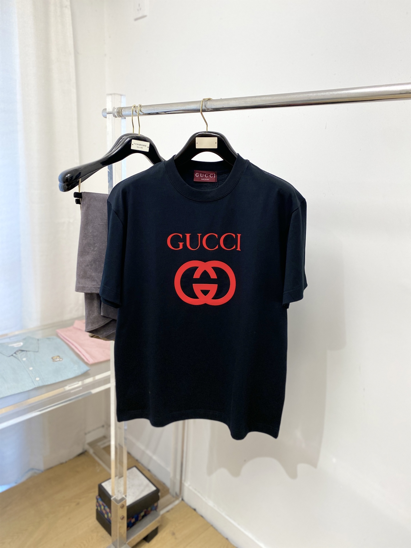 古奇、2025新品短袖T恤，帅气时尚，简约百搭款。胸前顶级印胶字母logo，面料棉 不仅挺括，保持潮流的