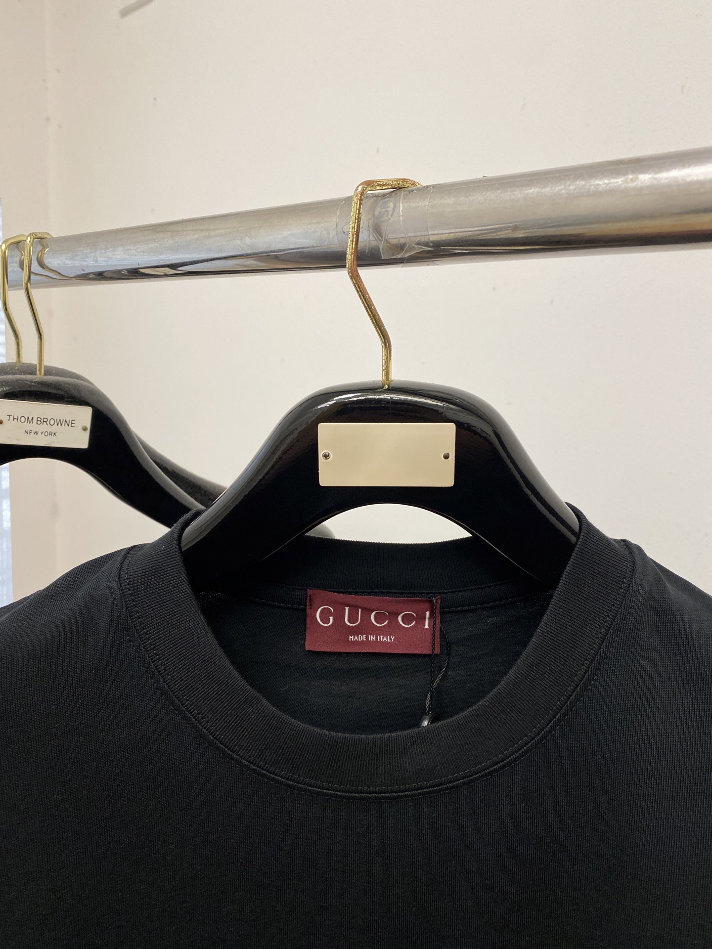 古奇、2025新品短袖T恤，帅气时尚，简约百搭款。胸前顶级印胶字母logo，面料棉 不仅挺括，保持潮流的