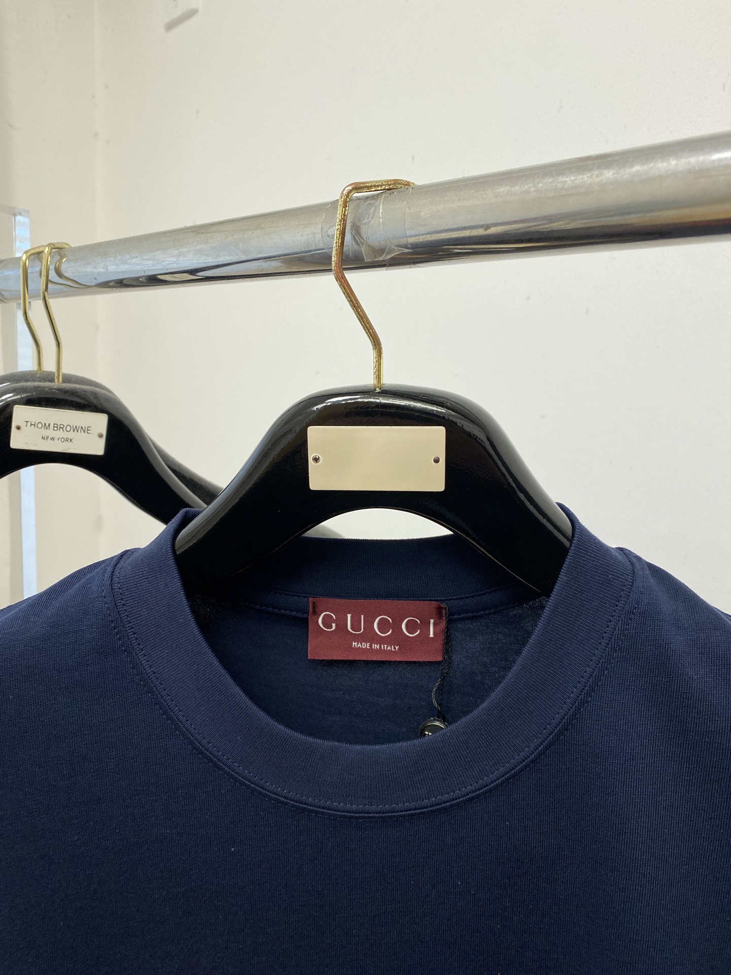 古奇、2025新品短袖T恤，帅气时尚，简约百搭款。胸前顶级印胶字母logo，面料棉 不仅挺括，保持潮流的