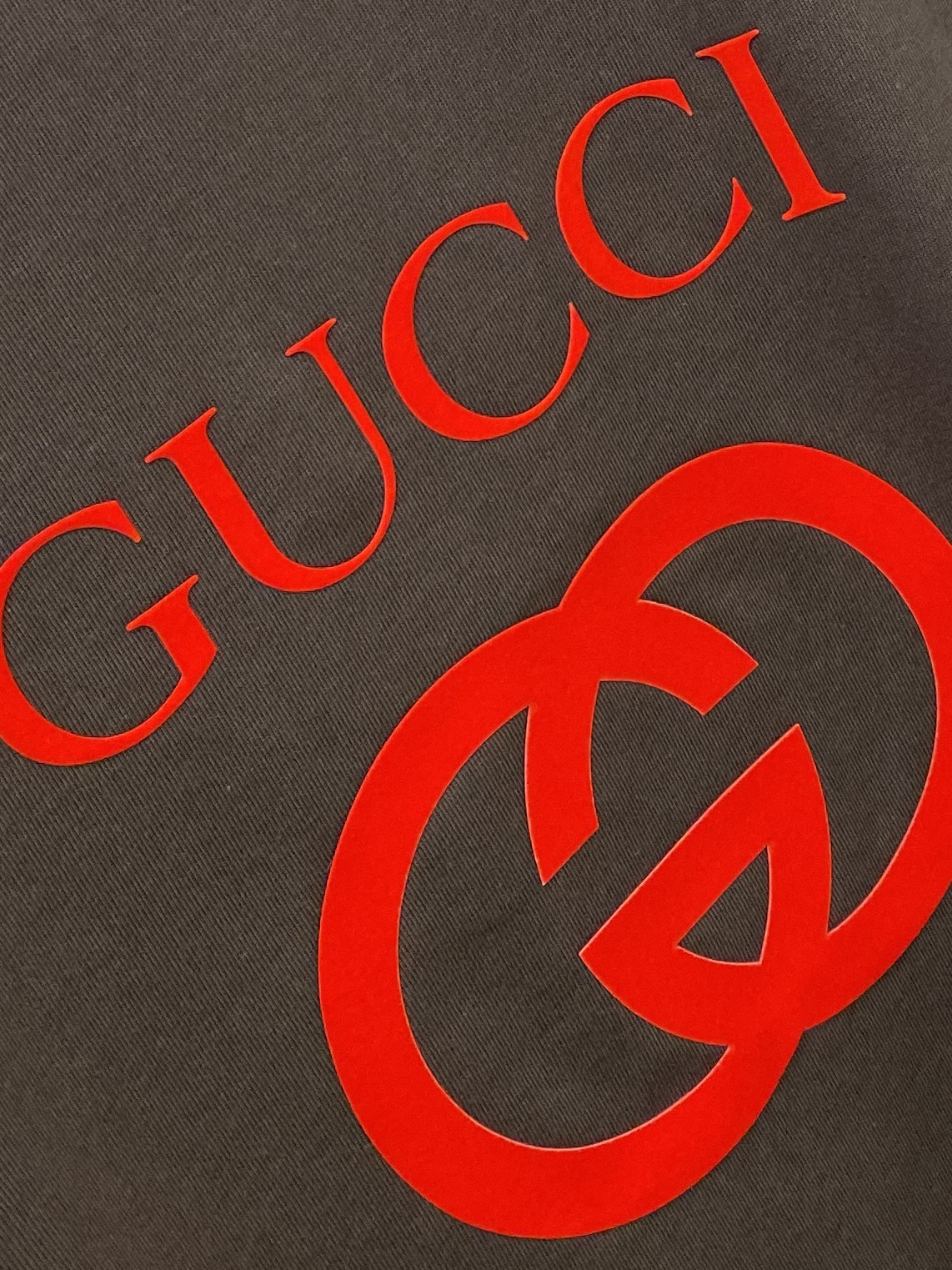 古奇、2025新品短袖T恤，帅气时尚，简约百搭款。胸前顶级印胶字母logo，面料棉 不仅挺括，保持潮流的