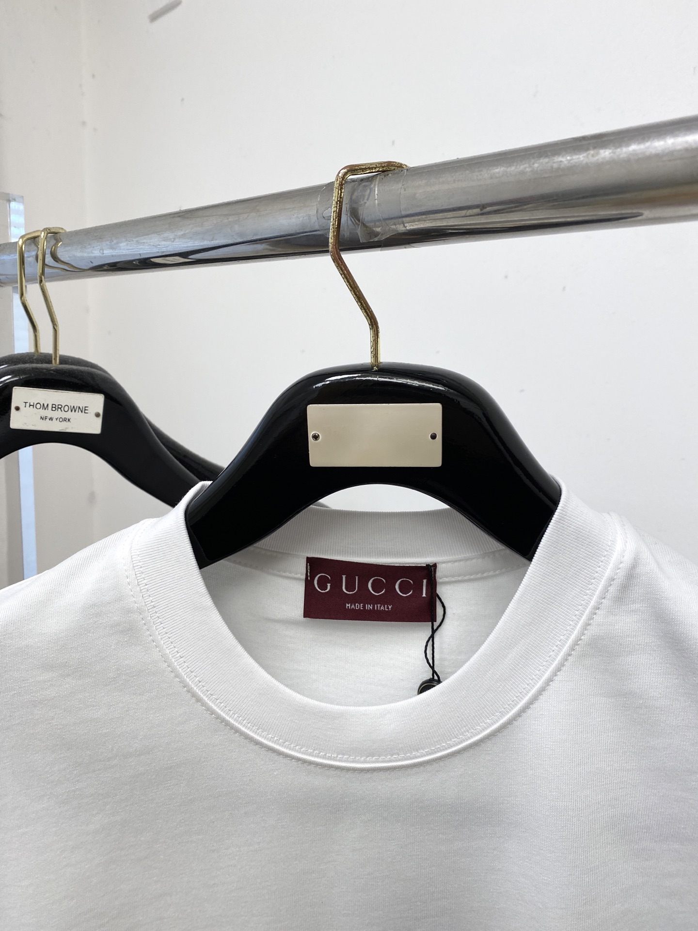 古奇、2025新品短袖T恤，帅气时尚，简约百搭款。胸前顶级印胶字母logo，面料棉 不仅挺括，保持潮流的