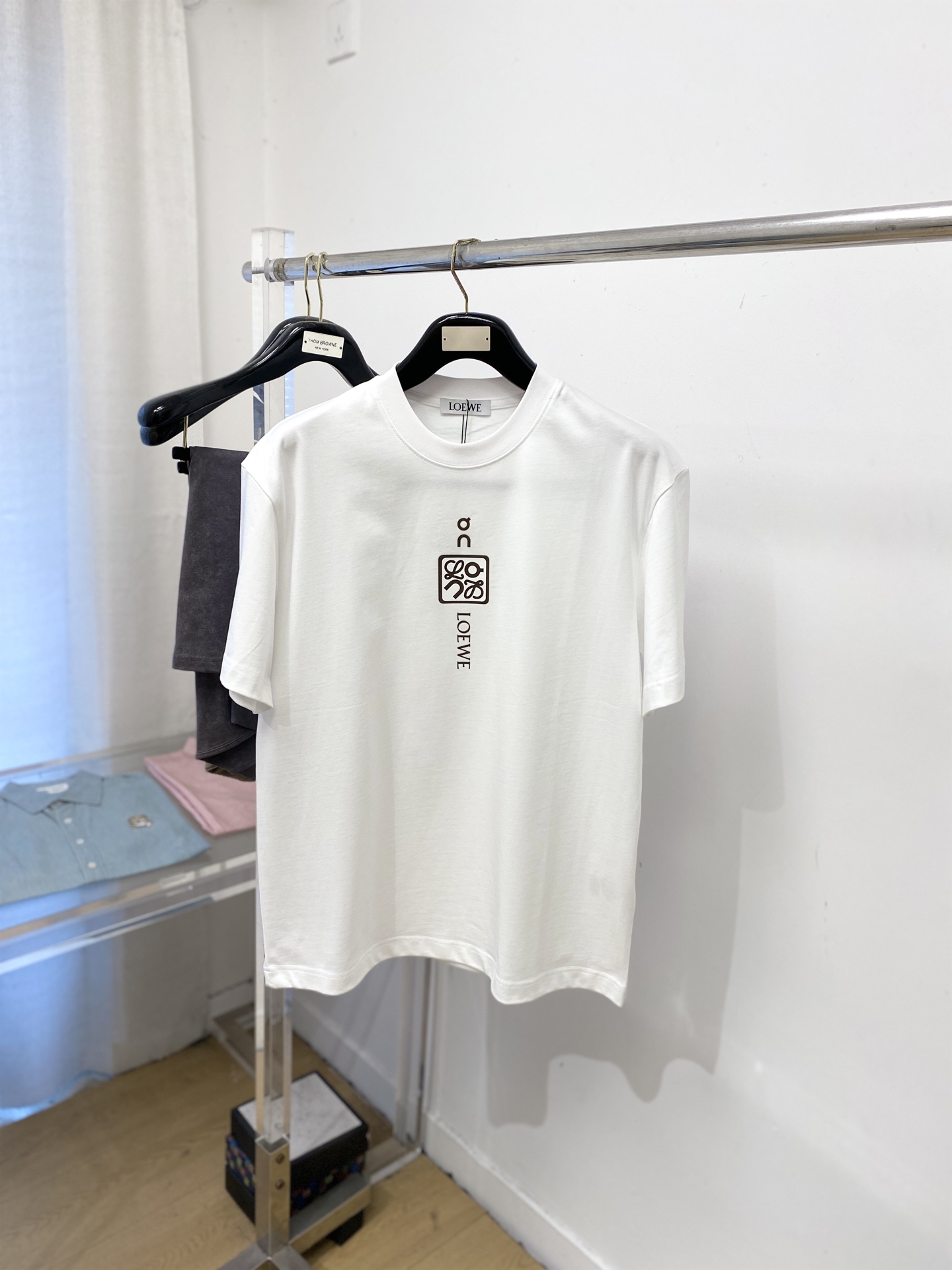 罗意威、2025新品短袖T恤，帅气时尚，简约百搭款。胸口顶级印胶图案字母logo，面料棉 不仅挺括，保持