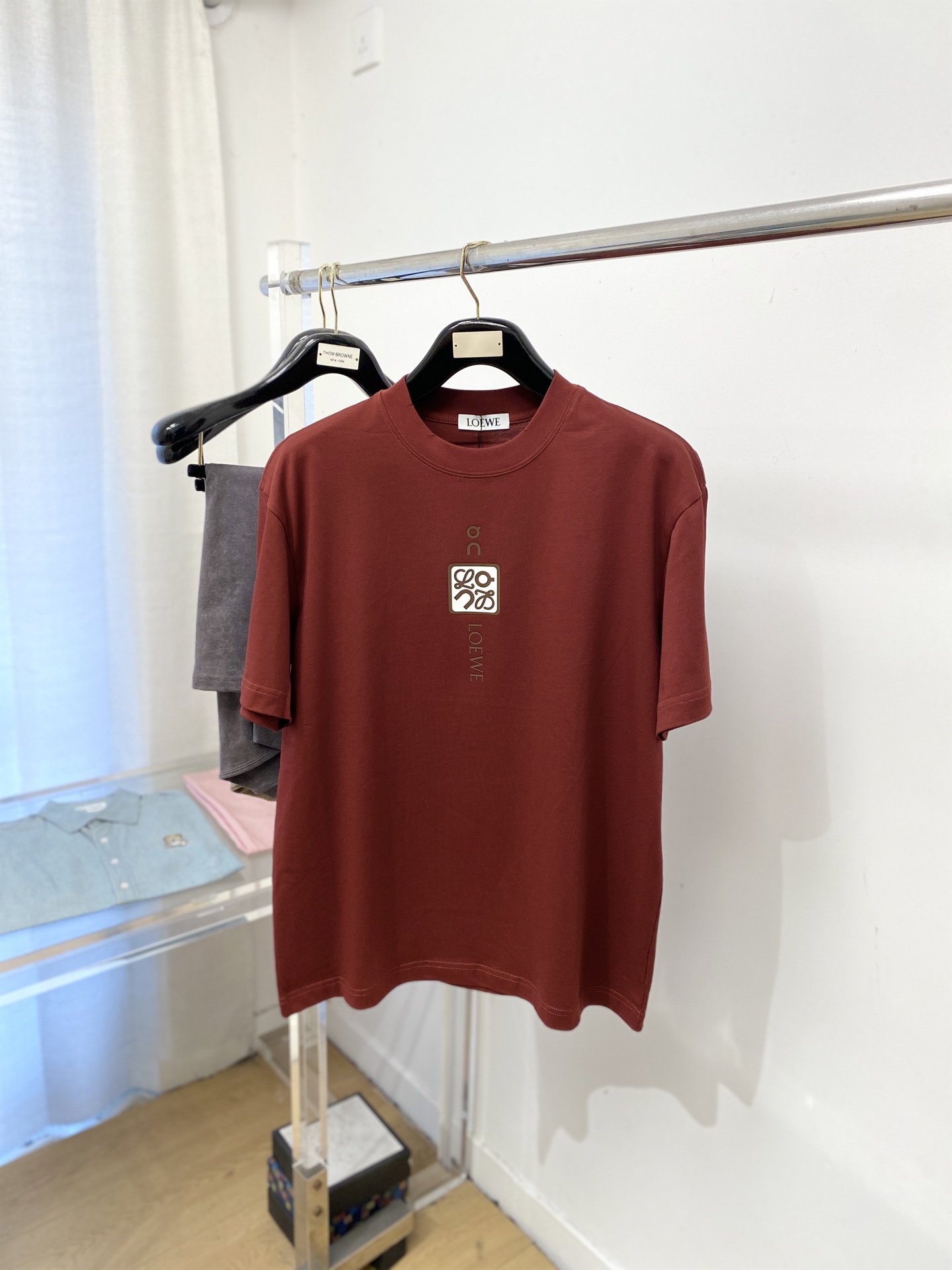 罗意威、2025新品短袖T恤，帅气时尚，简约百搭款。胸口顶级印胶图案字母logo，面料棉 不仅挺括，保持