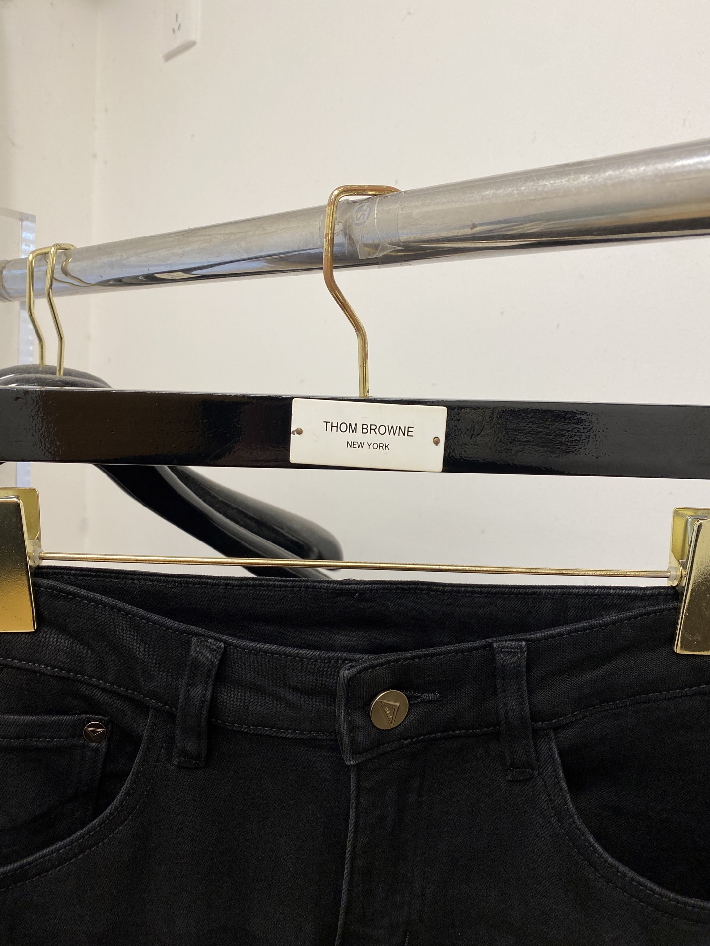 支持年后退换！ 普拉达、2025最新品，专柜同步有售，原单狠货，水洗休闲牛仔裤，进口原版水洗弹力面料，舒