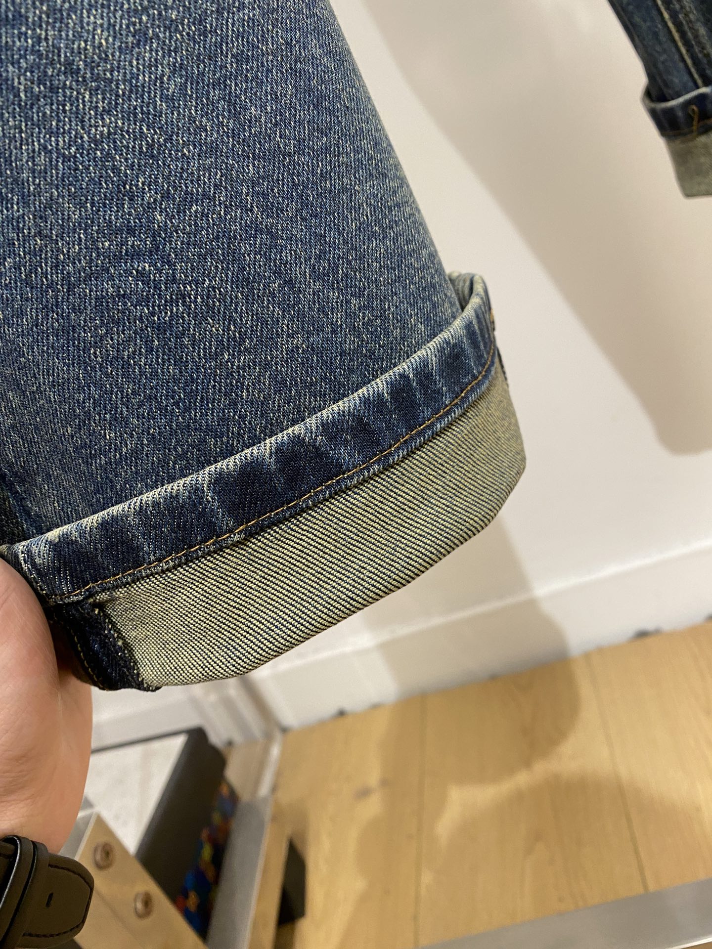 alo、2025最新品，专柜同步有售，原单狠货，水洗休闲牛仔裤，进口原版水洗弹力面料，舒适有弹性，原版五