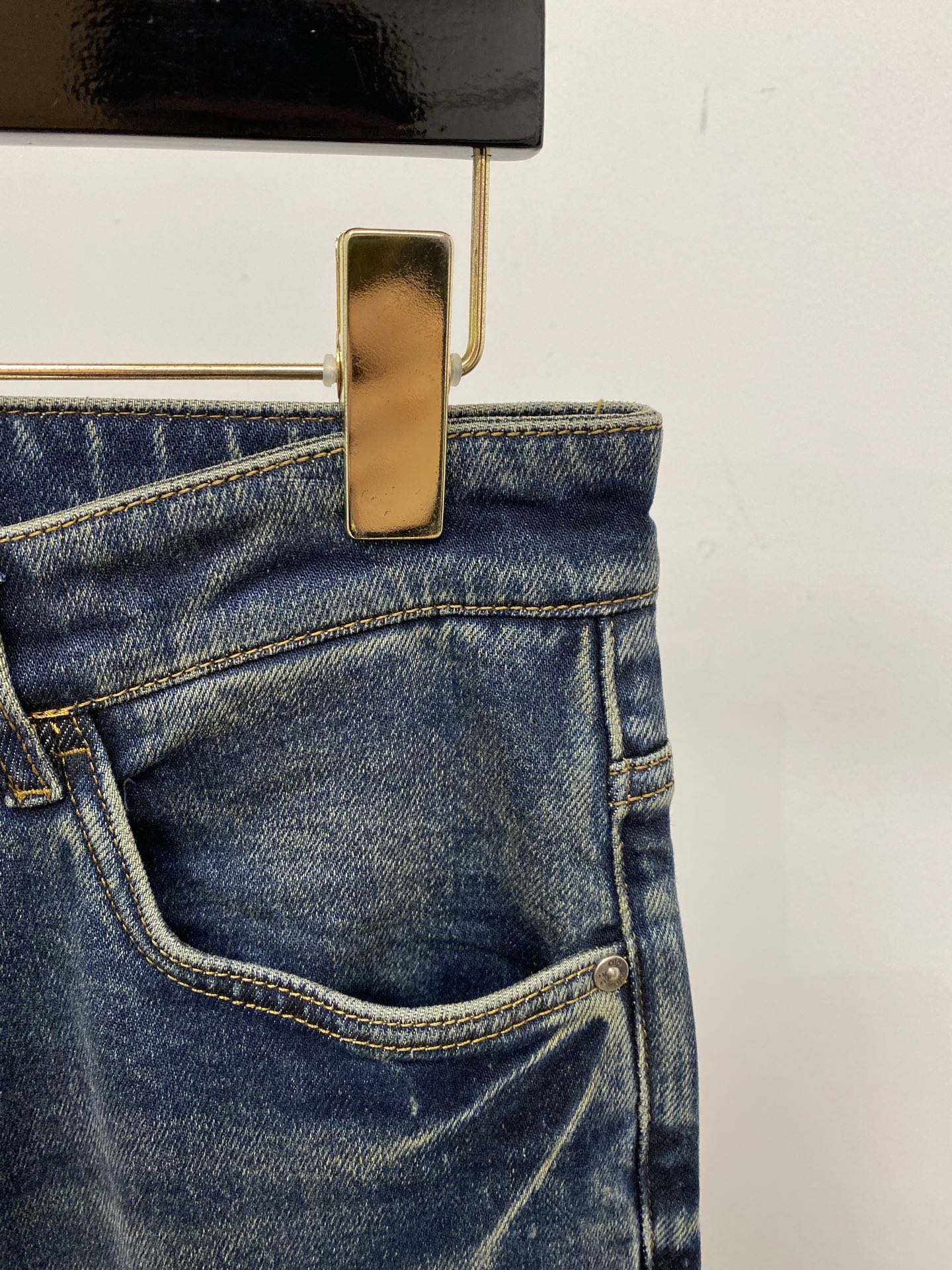 alo、2025最新品，专柜同步有售，原单狠货，水洗休闲牛仔裤，进口原版水洗弹力面料，舒适有弹性，原版五