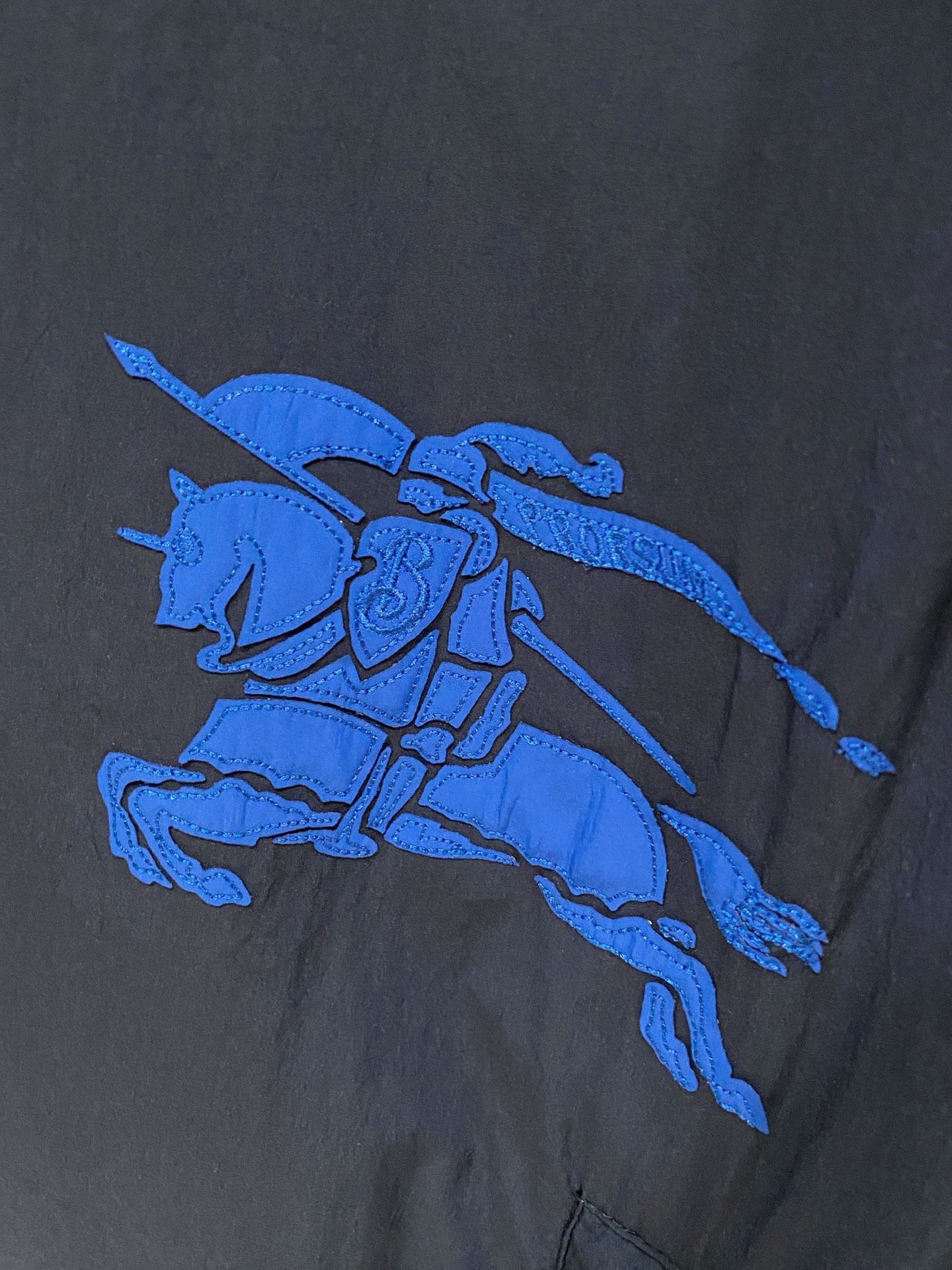 支持年后退换！巴宝莉、2025新品夹克外套，时尚帅气，简约百搭款，衣下刺绣装饰图案logo，定制原版面料