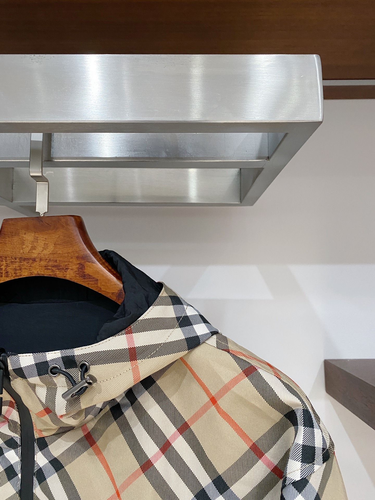 支持年后退换！巴宝莉、2025新品夹克外套，时尚帅气，简约百搭款，衣下刺绣装饰图案logo，定制原版面料