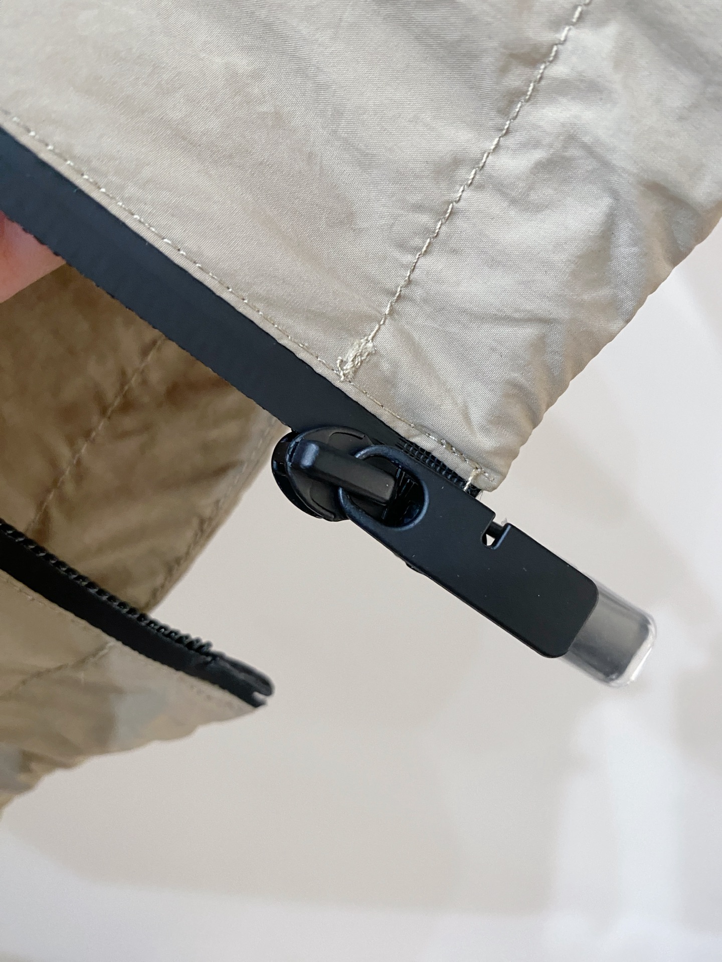 支持年后退换！巴宝莉、2025新品夹克外套，时尚帅气，简约百搭款，衣下刺绣装饰图案logo，定制原版面料