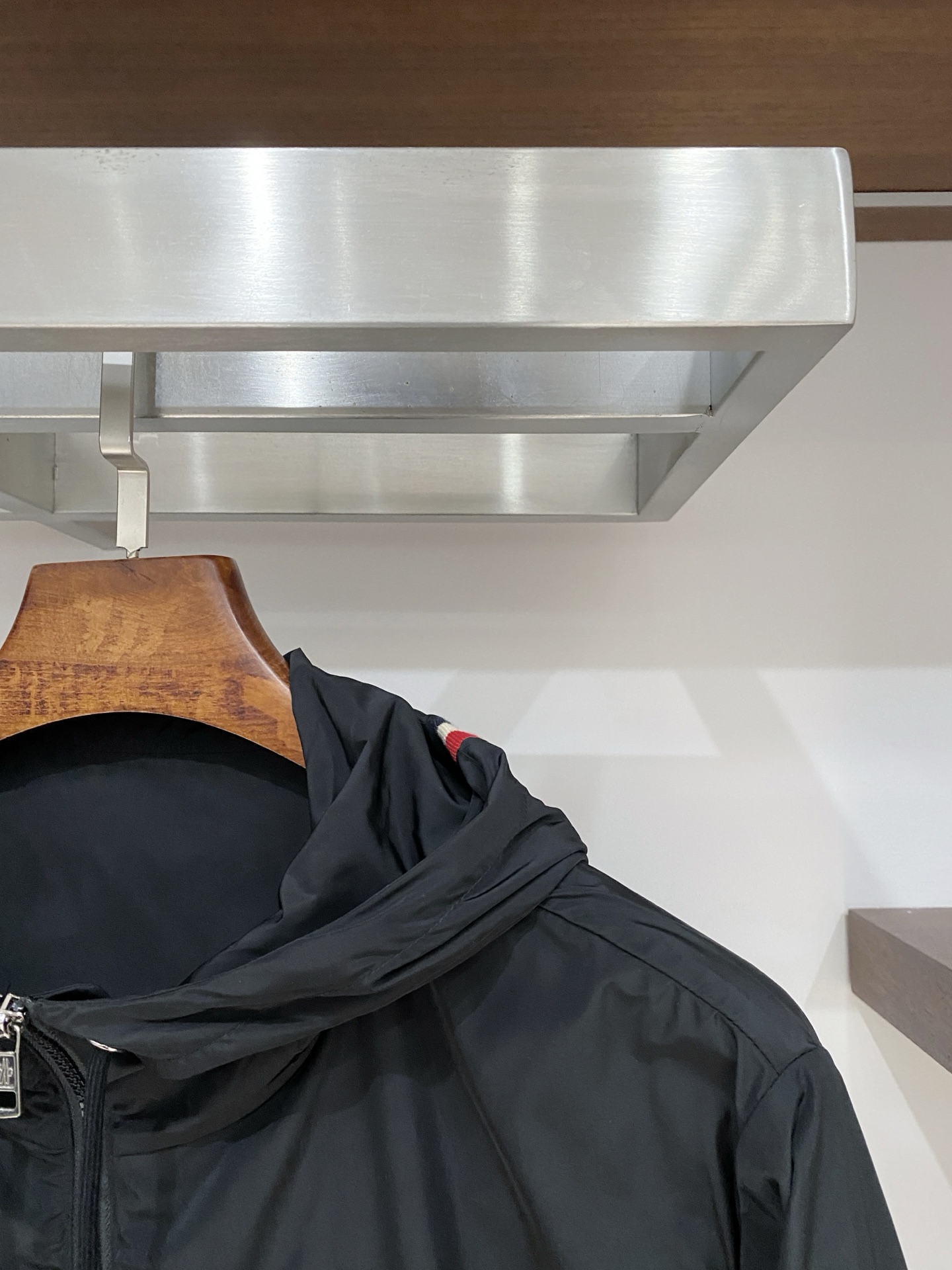 支持年后退换！蒙口、2025新品夹克外套，时尚帅气，简约百搭款，袖口刺绣装饰图案logo，定制原版面料，