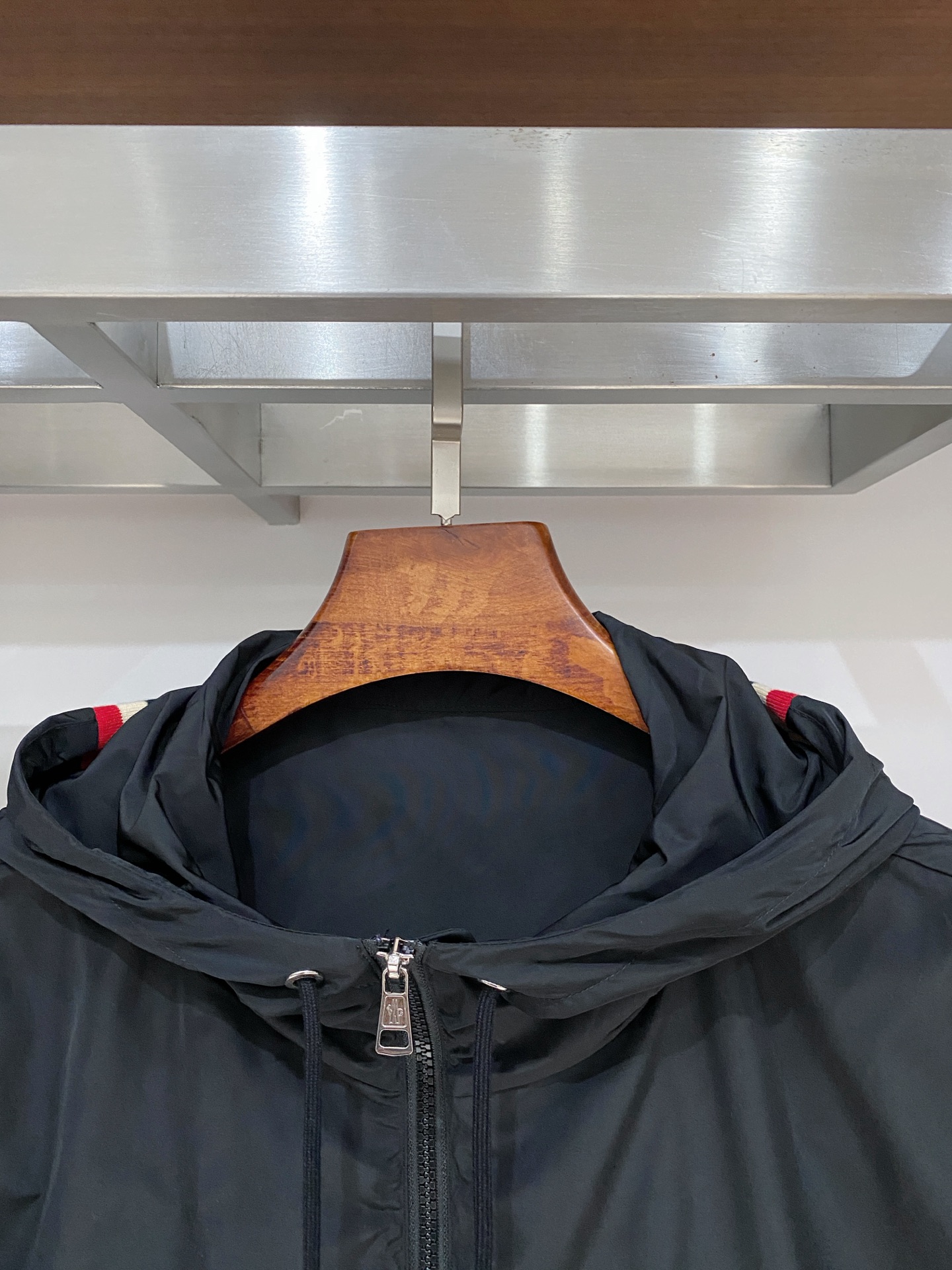 支持年后退换！蒙口、2025新品夹克外套，时尚帅气，简约百搭款，袖口刺绣装饰图案logo，定制原版面料，