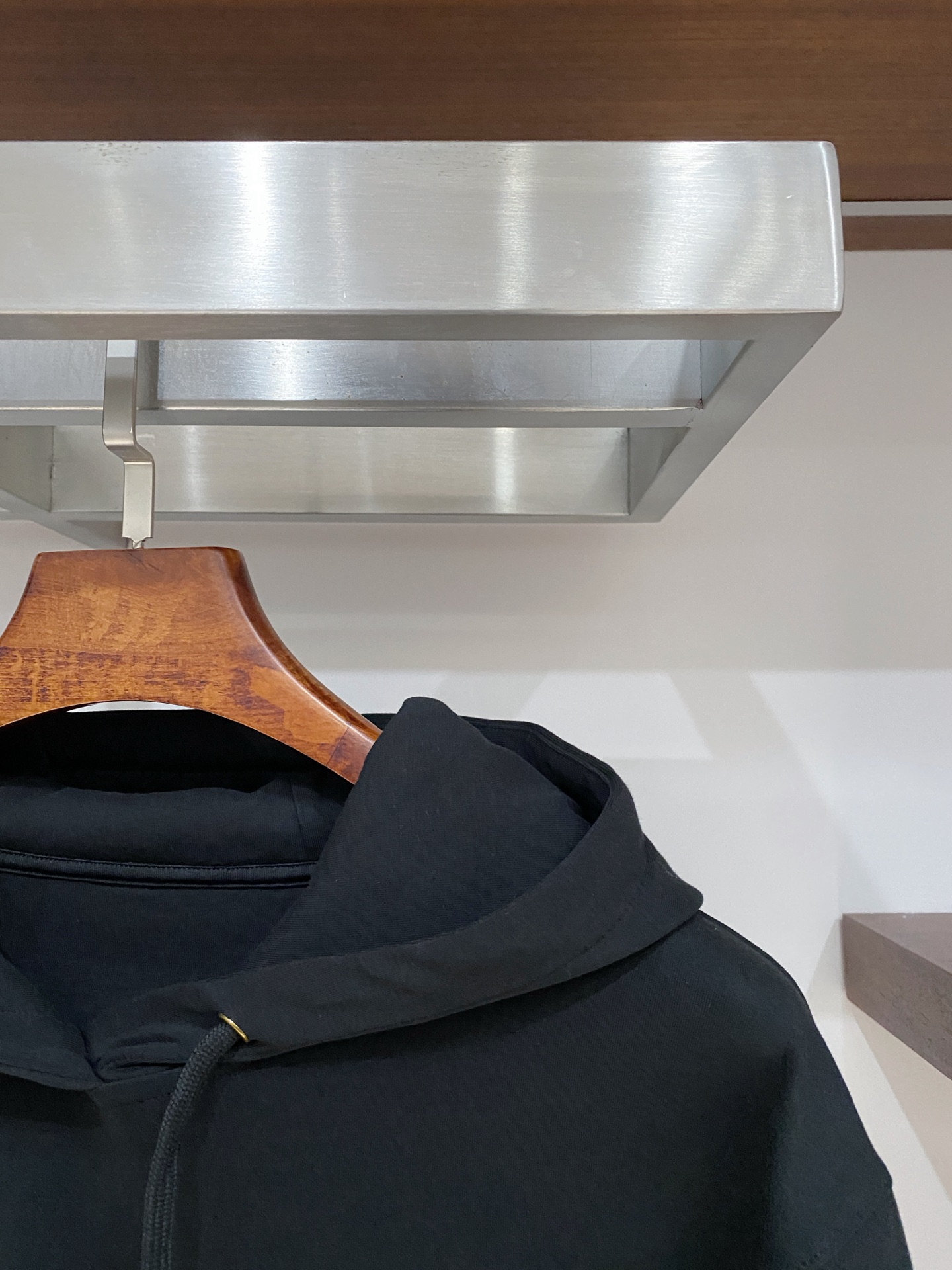 支持年后退换！范思哲、2025新品卫衣，帅气时尚，胸前刺绣装饰图案logo，简约百搭款。面料棉 不仅挺括