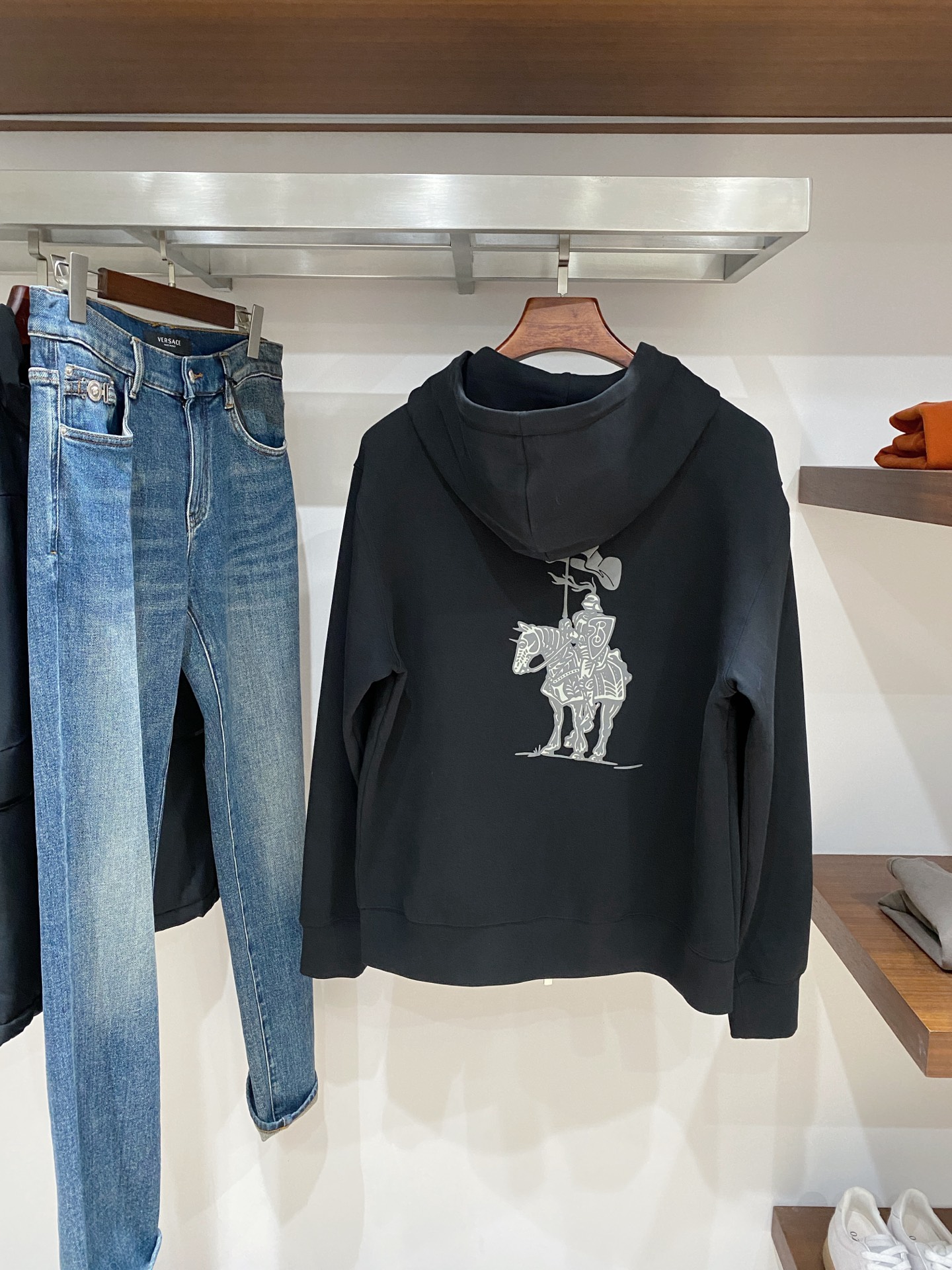 支持年后退换！巴宝莉、2025新品卫衣外套，帅气时尚，胸前顶级印花字母logo，简约百搭款。面料棉 不仅