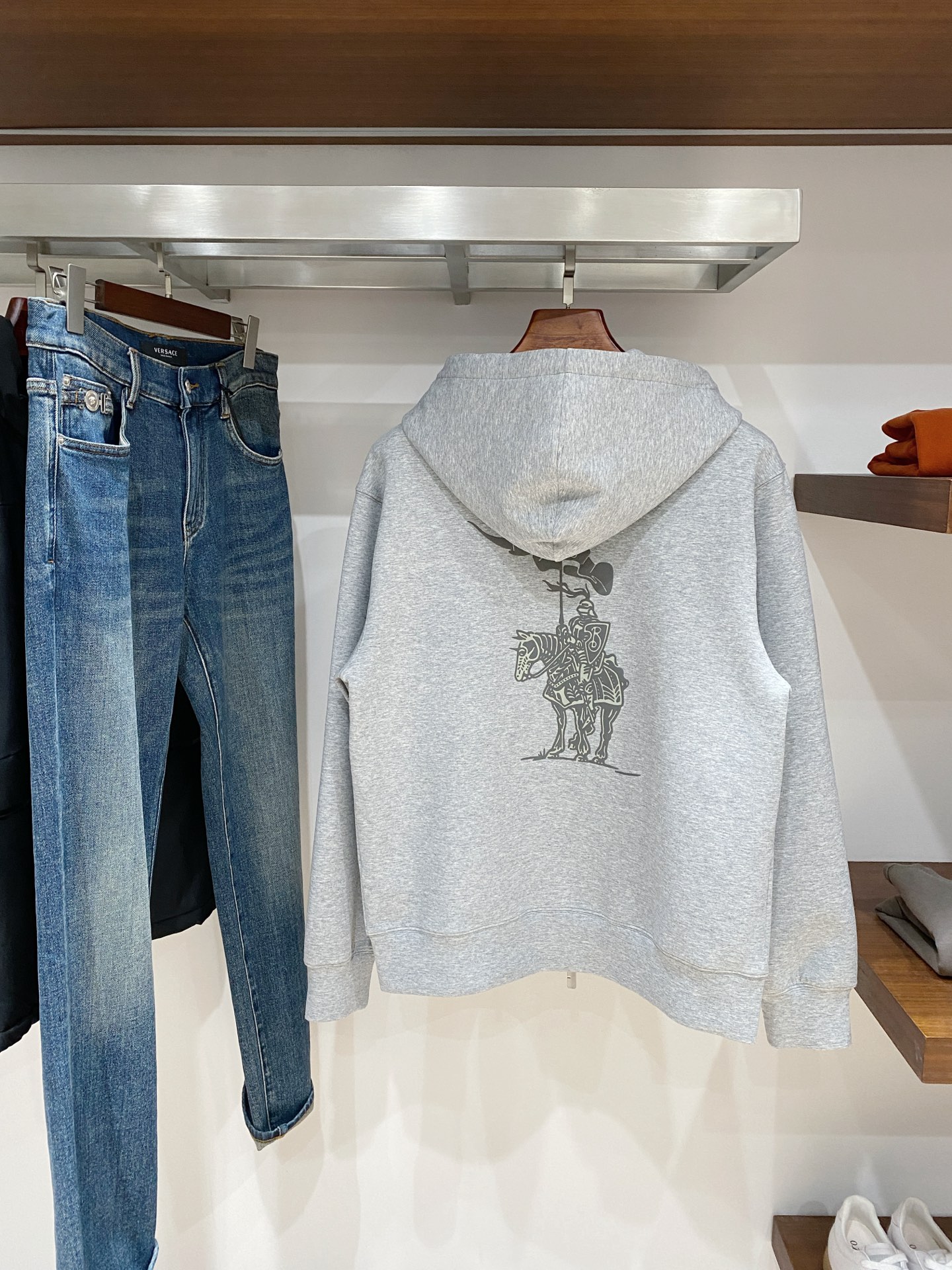 支持年后退换！巴宝莉、2025新品卫衣外套，帅气时尚，胸前顶级印花字母logo，简约百搭款。面料棉 不仅