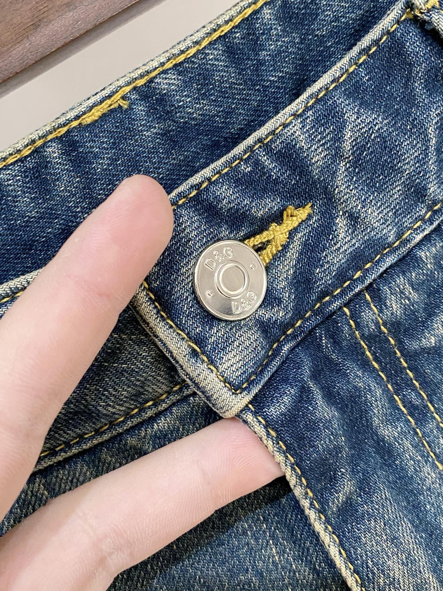 支持年后退换！DG、2025最新品，专柜同步有售，原单狠货，水洗休闲牛仔裤，进口原版水洗弹力面料，舒适有