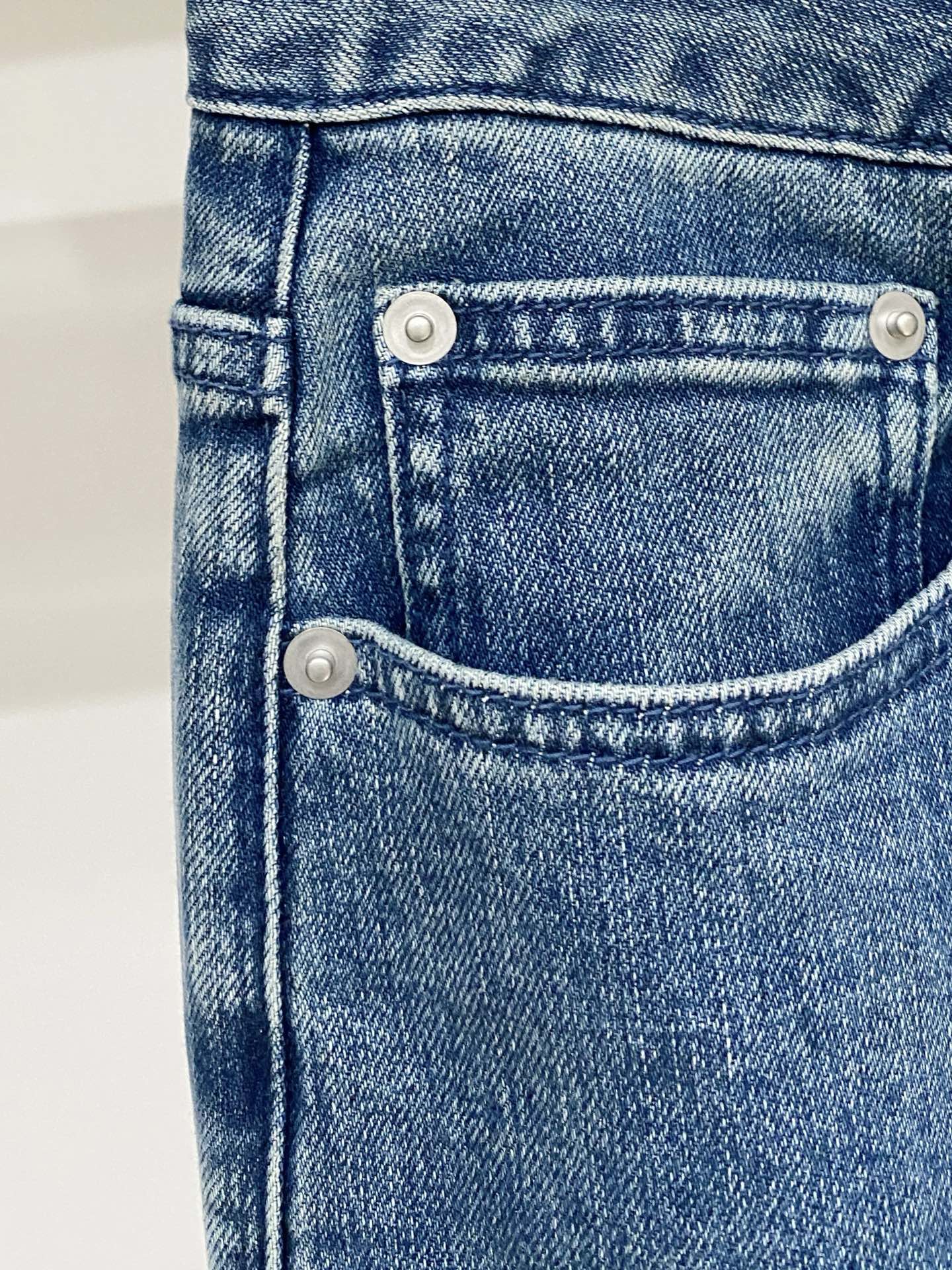 支持年后退换！罗意威、2025最新品，专柜同步有售，原单狠货，水洗休闲牛仔裤，进口原版水洗弹力面料，舒适