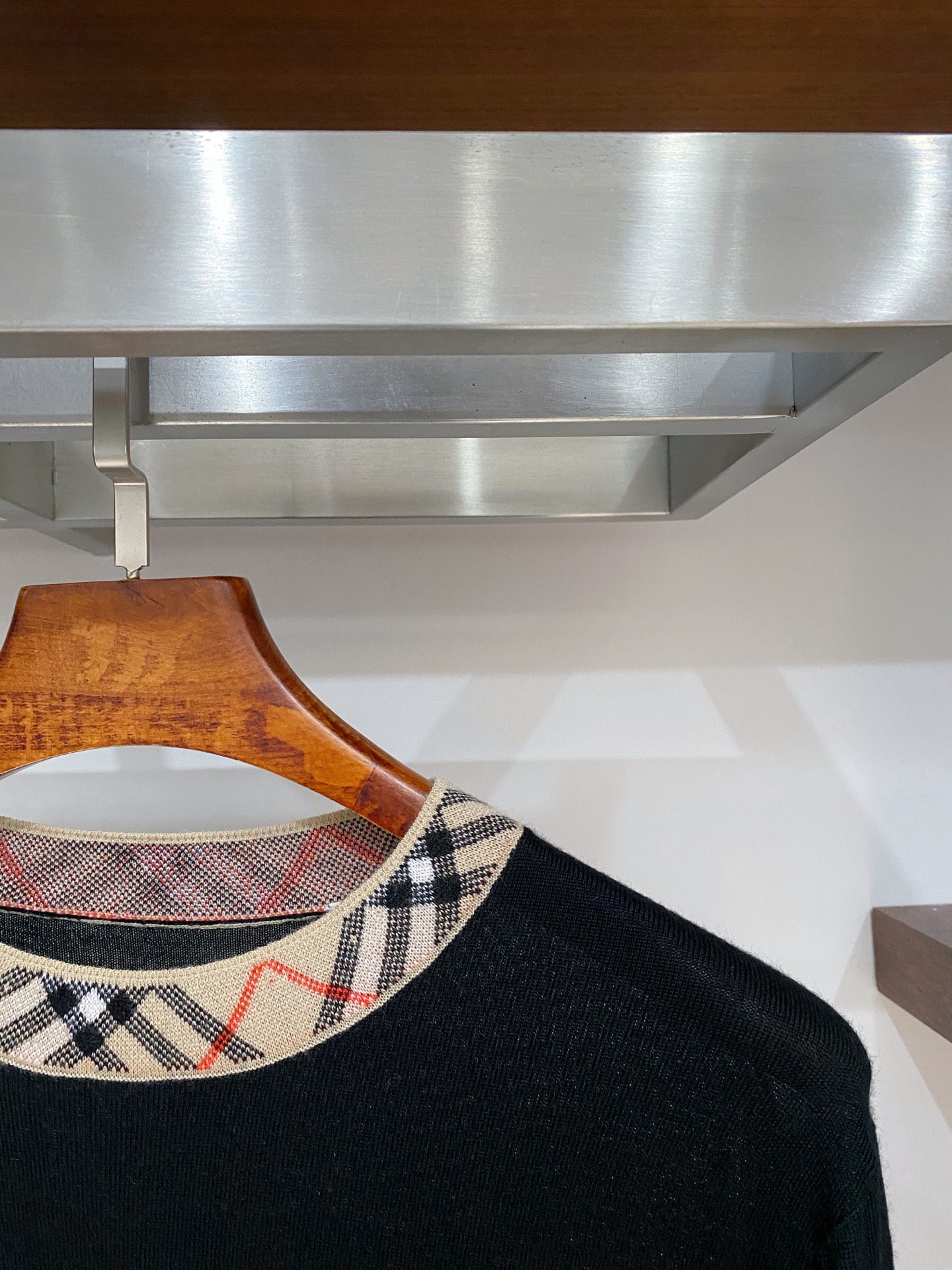 支持年后退换！巴宝莉、2025新品羊毛衣 具有手感细腻柔软，可直接与肌肤接触，让暖心的纱线变化出细腻的质