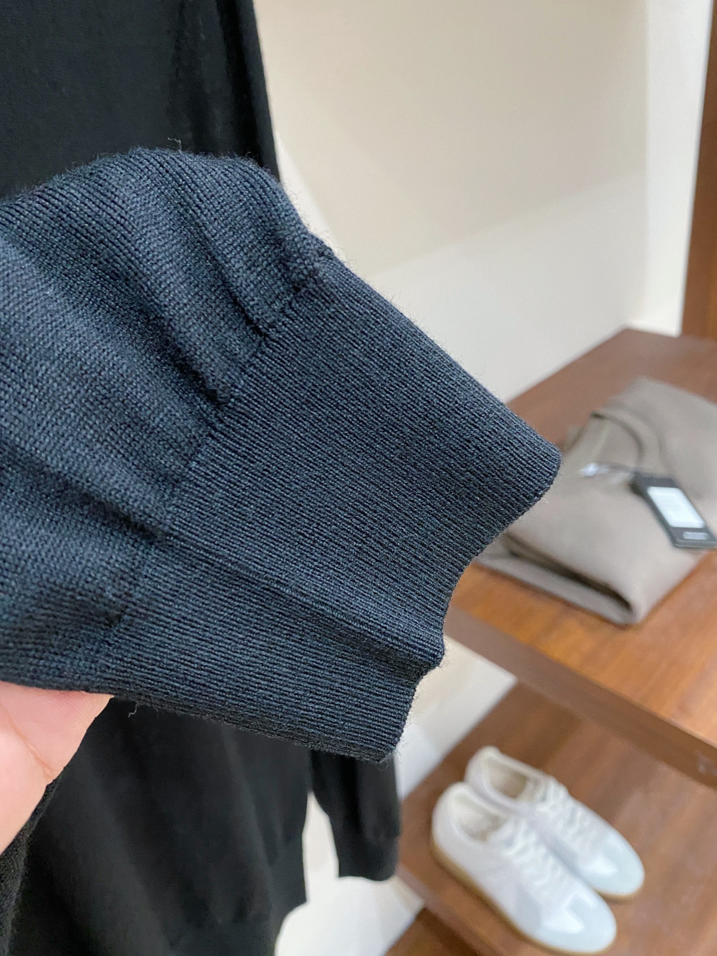 支持年后退换！巴宝莉、2025新品羊毛衣 具有手感细腻柔软，可直接与肌肤接触，让暖心的纱线变化出细腻的质