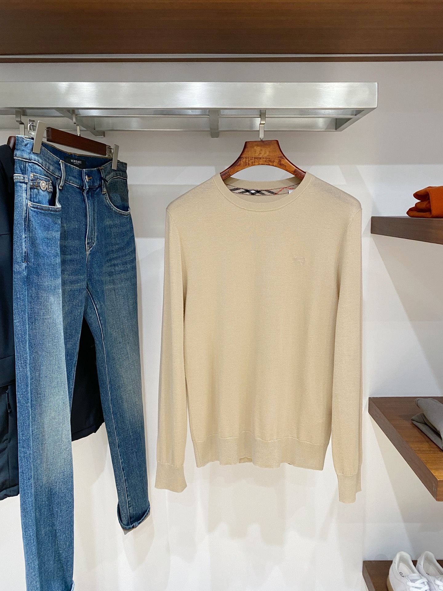 支持年后退换！巴宝莉、2025新品羊毛衣 具有手感细腻柔软，可直接与肌肤接触，让暖心的纱线变化出细腻的质