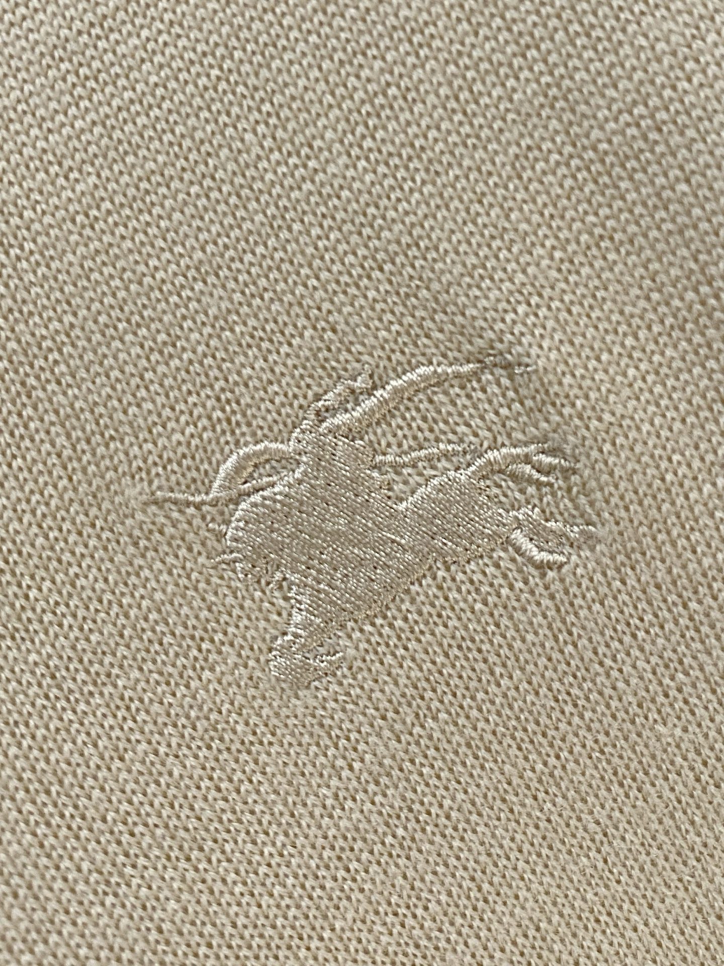 支持年后退换！巴宝莉、2025新品羊毛衣 具有手感细腻柔软，可直接与肌肤接触，让暖心的纱线变化出细腻的质