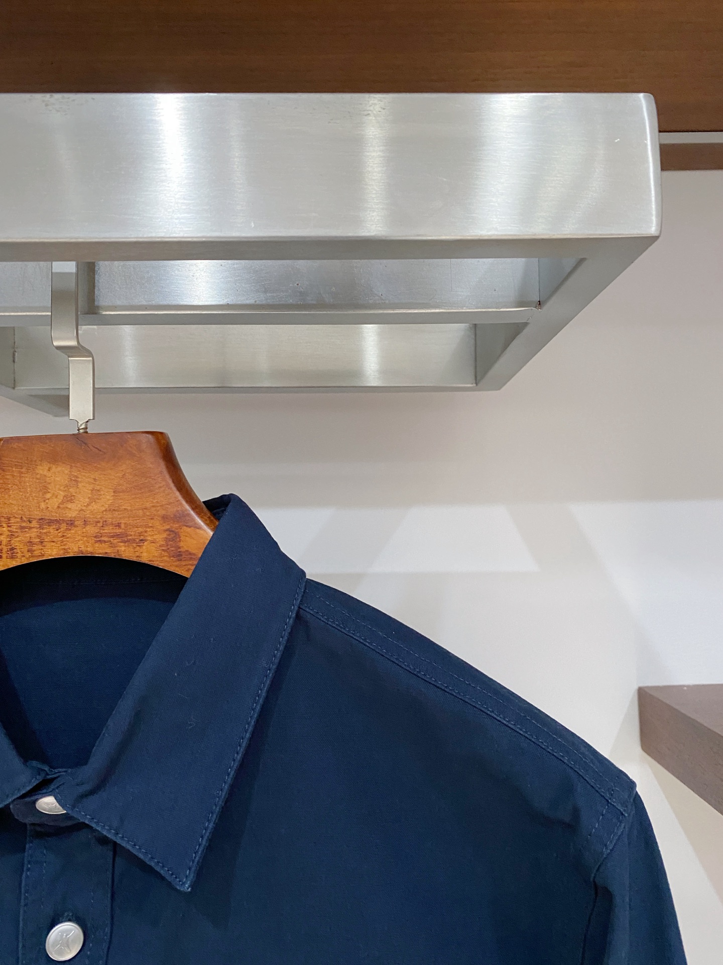 支持年后退换！迪奥、2025新品衬衫外套，时尚帅气，简约百搭款，胸前刺绣装饰字母图案logo，定制原版面